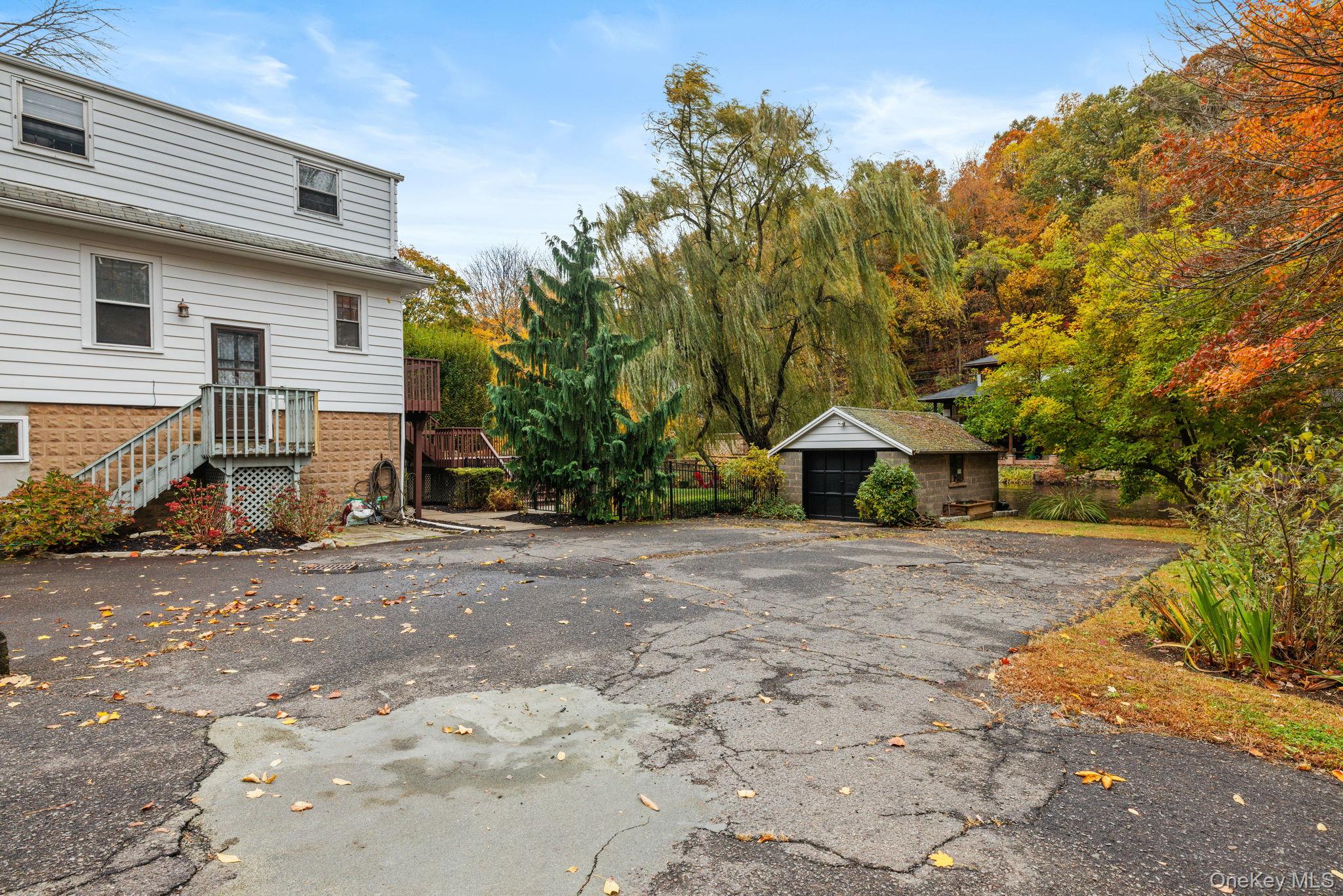 210 Ferdon Avenue Property Photo 29