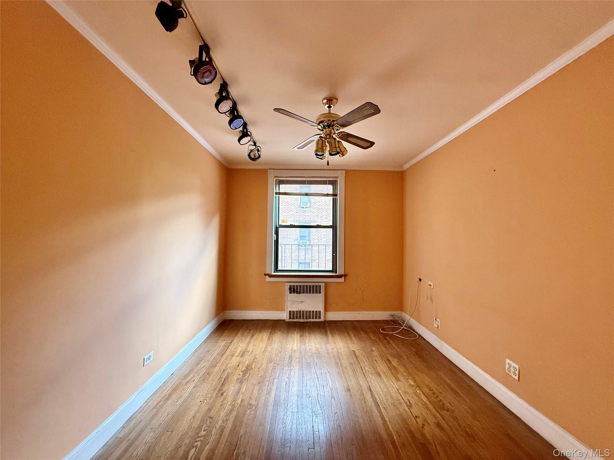 11250 Northern Boulevard 3b Property Photo 11