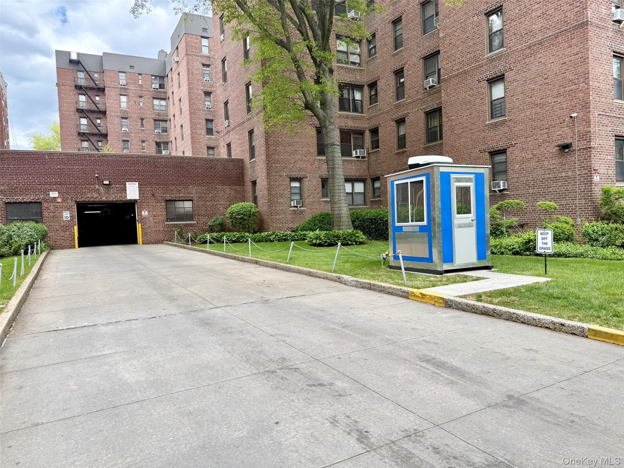 11250 Northern Boulevard 3b Property Photo 18