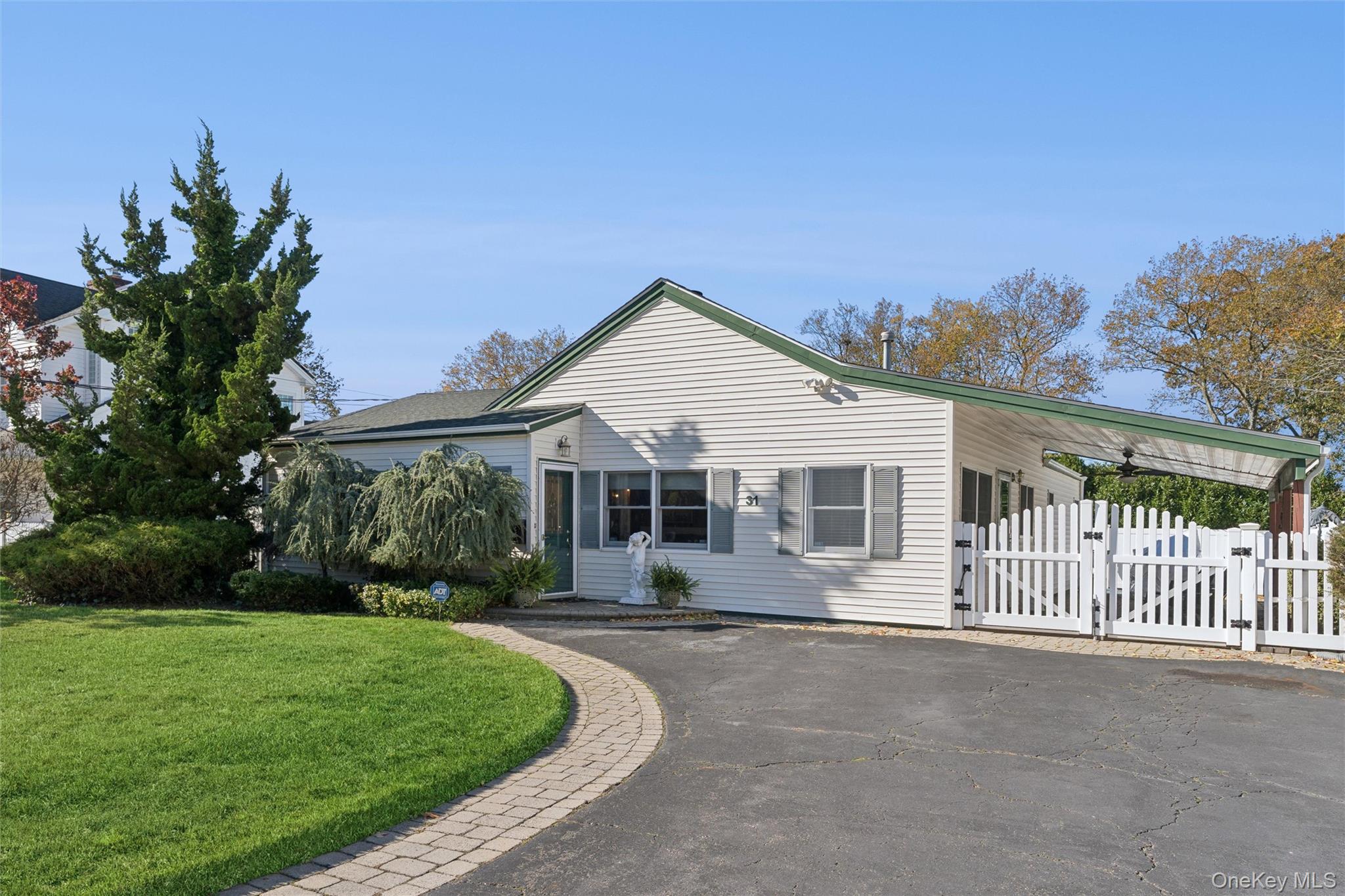 31 Grand Central Avenue Property Photo 1