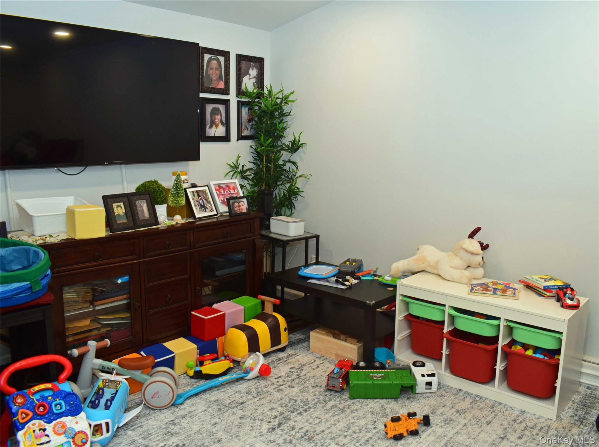 486 Champlain Avenue Property Photo 12