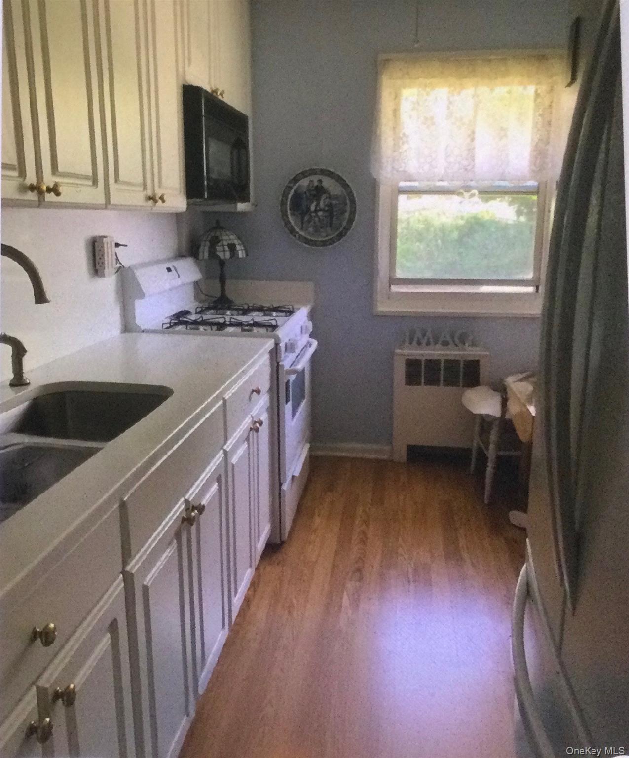 48 Dehaven 2e Property Photo 2