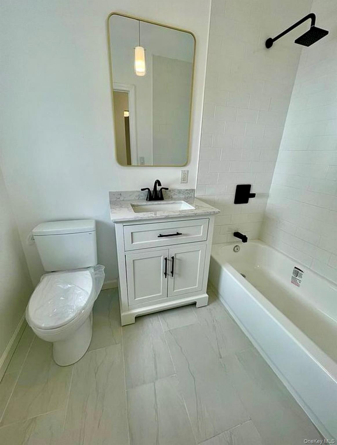 3194 Webster Avenue Property Photo 6