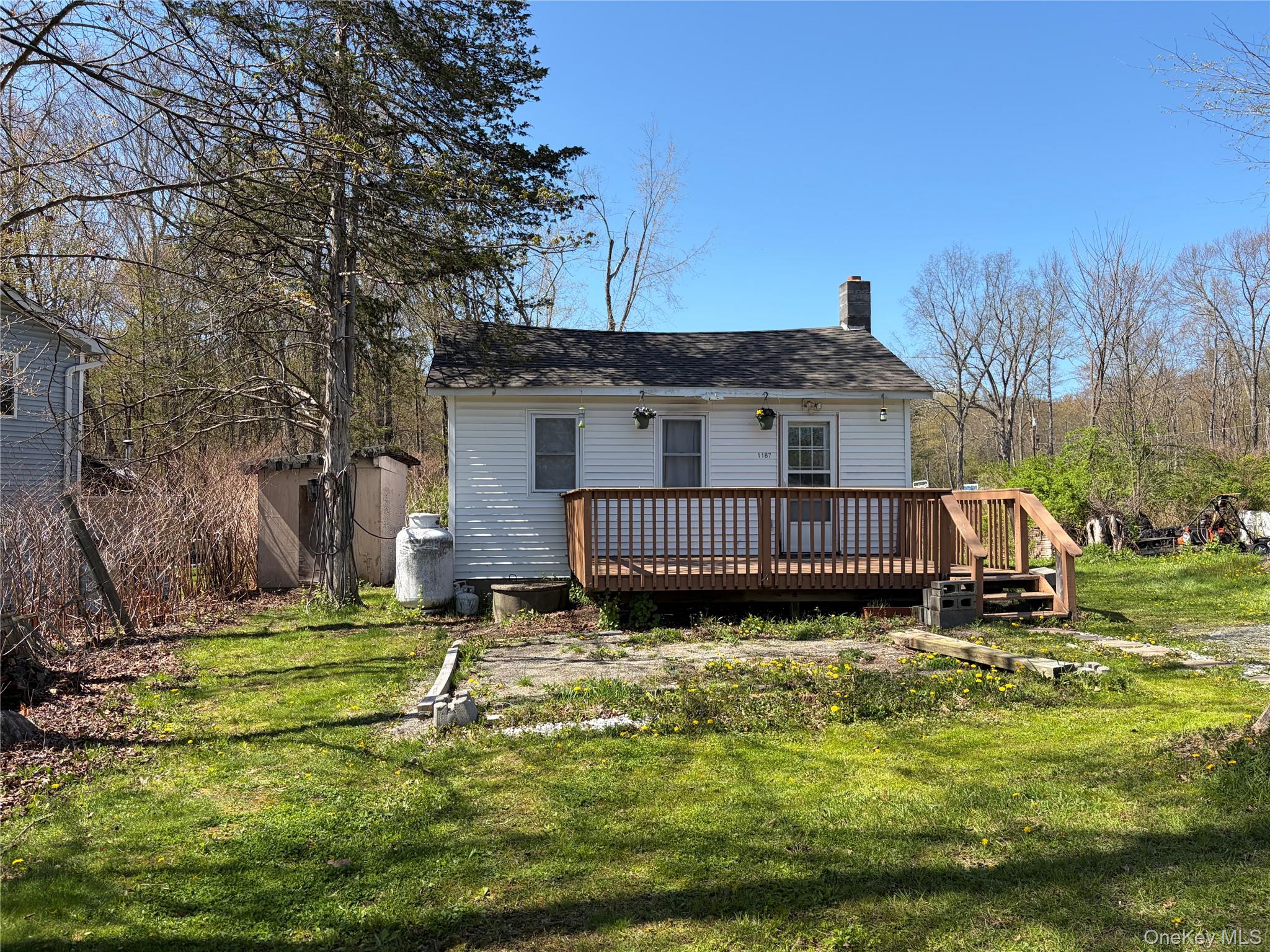 1187 Burlingham Road Property Photo 2
