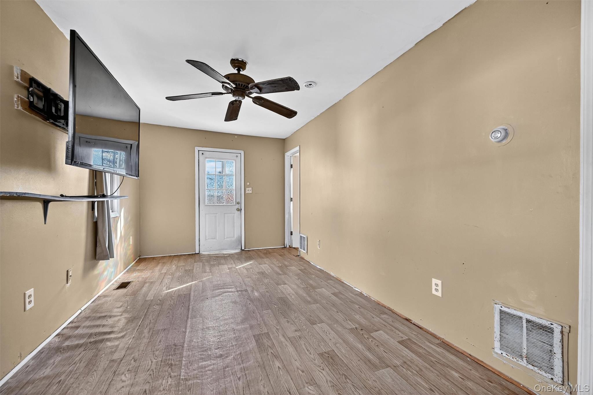 1187 Burlingham Road Property Photo 6