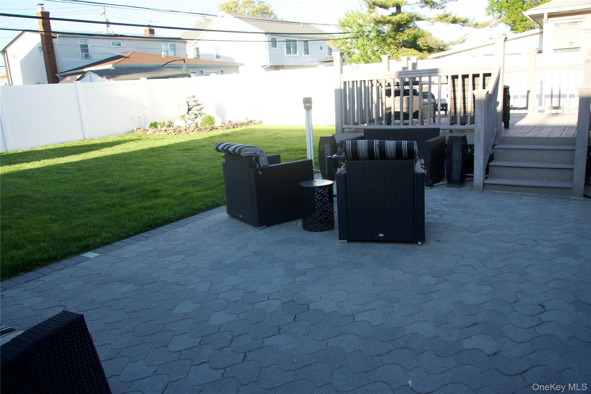 2082 Renfrew Avenue Property Photo 8