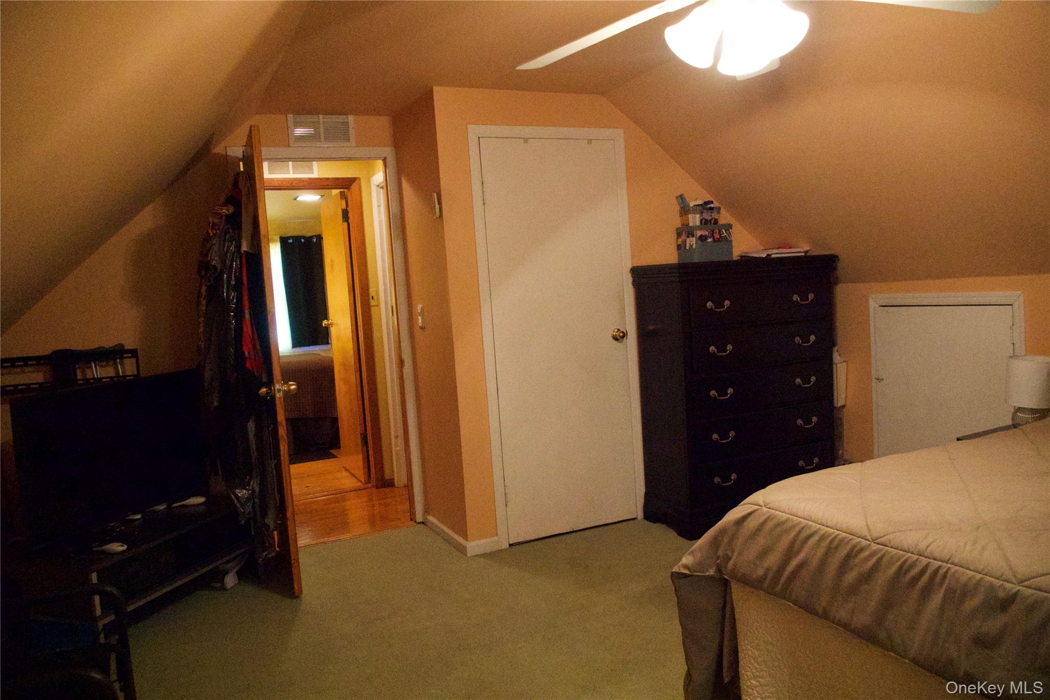 2082 Renfrew Avenue Property Photo 32