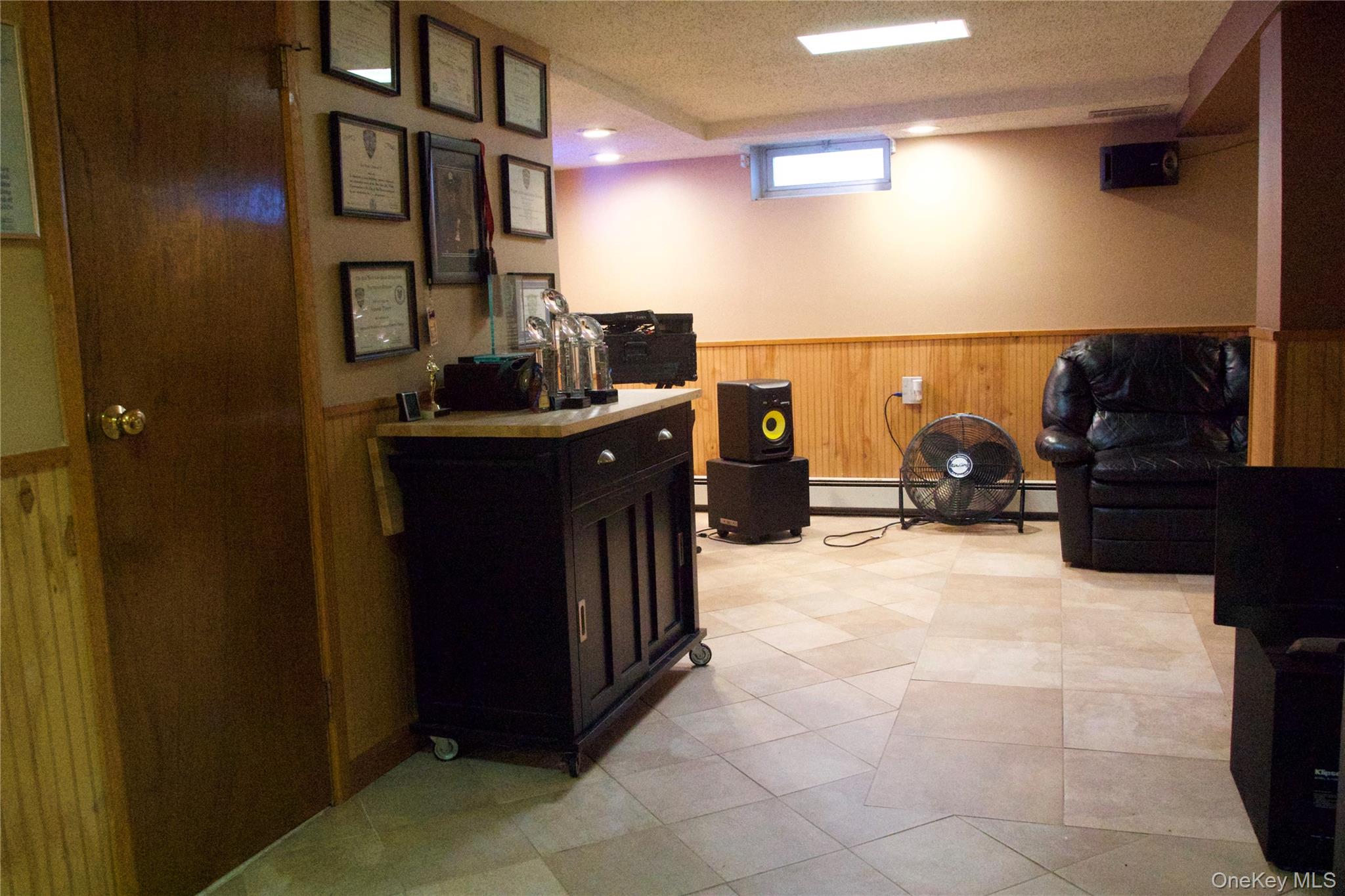 2082 Renfrew Avenue Property Photo 35