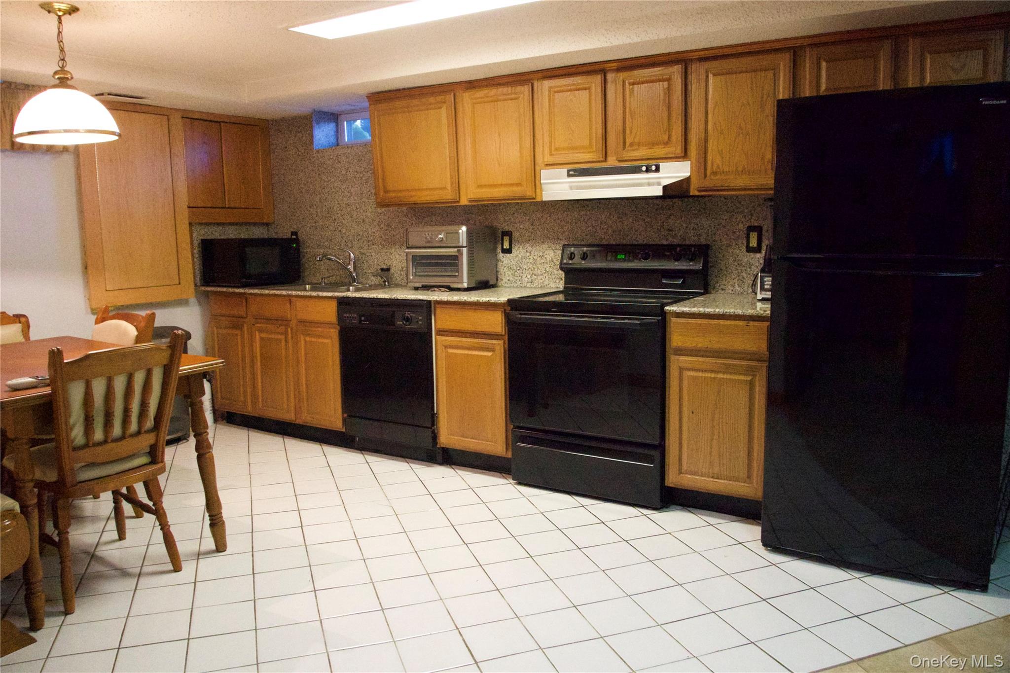 2082 Renfrew Avenue Property Photo 36