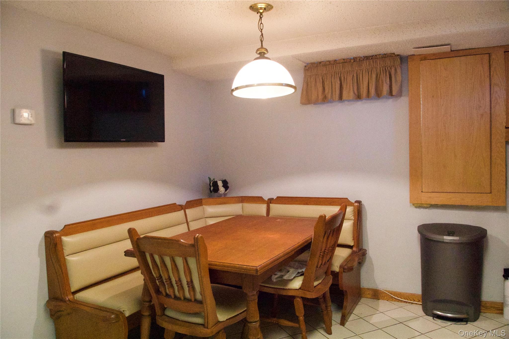2082 Renfrew Avenue Property Photo 37