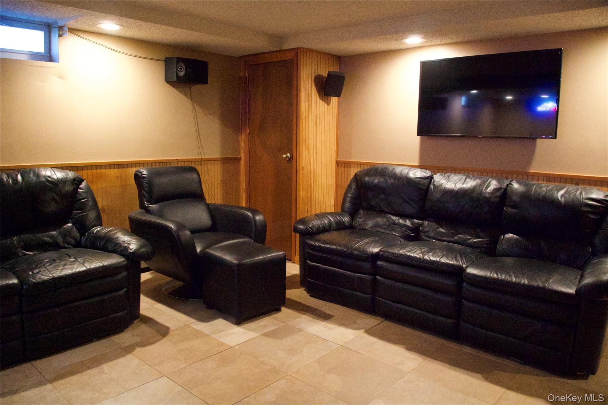 2082 Renfrew Avenue Property Photo 38
