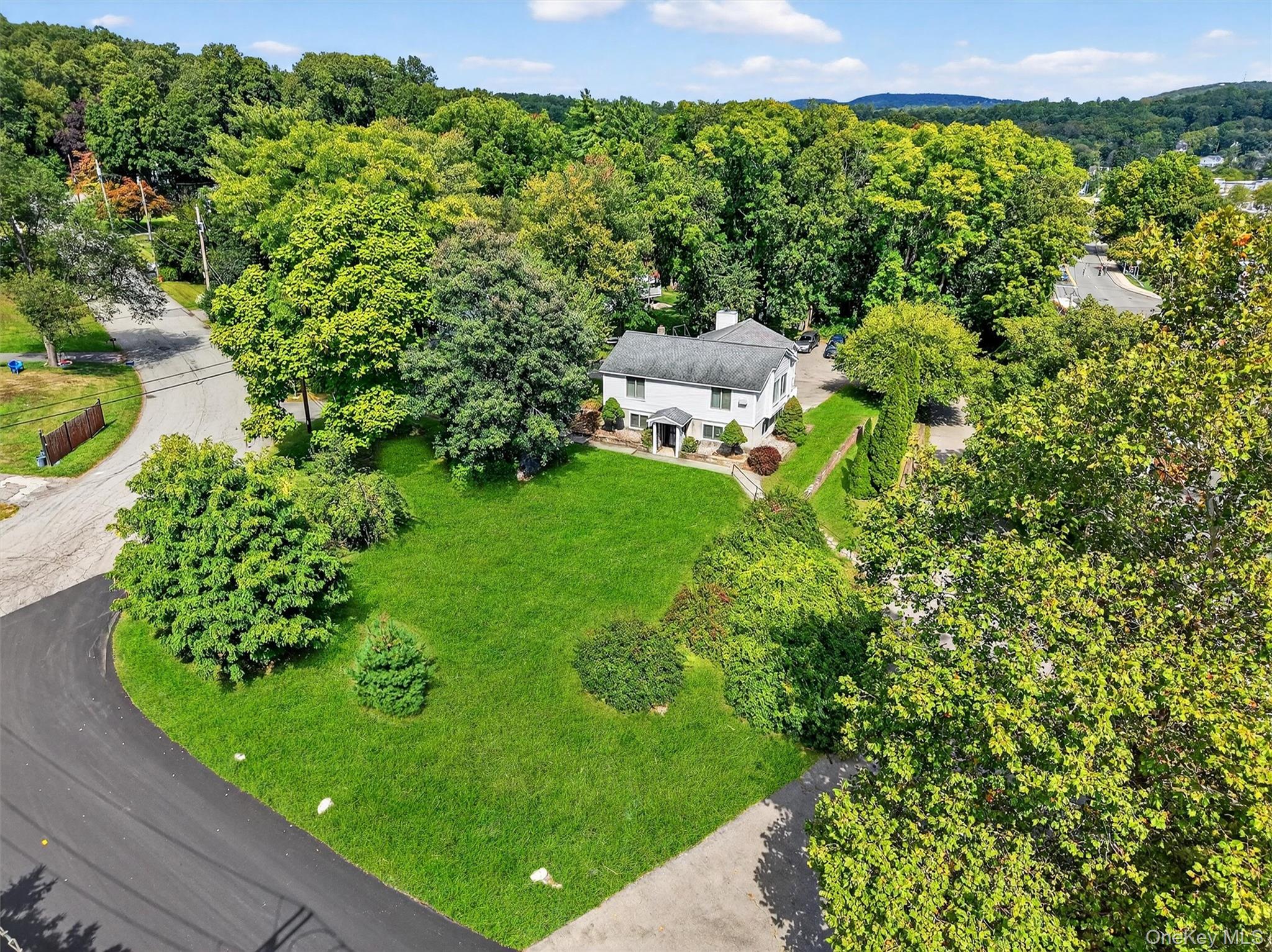 2 Renee Gate Street Property Photo 5