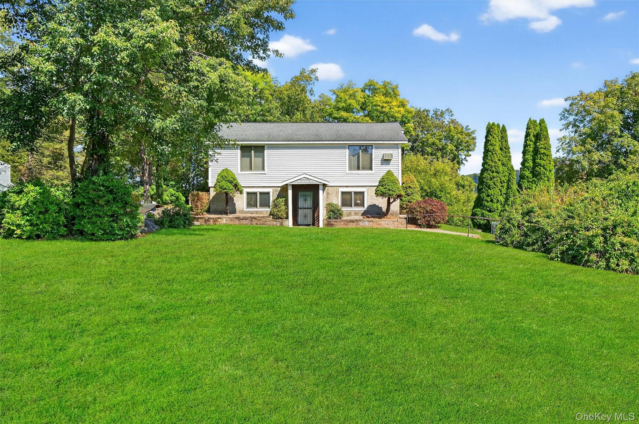 2 Renee Gate Street Property Photo 8