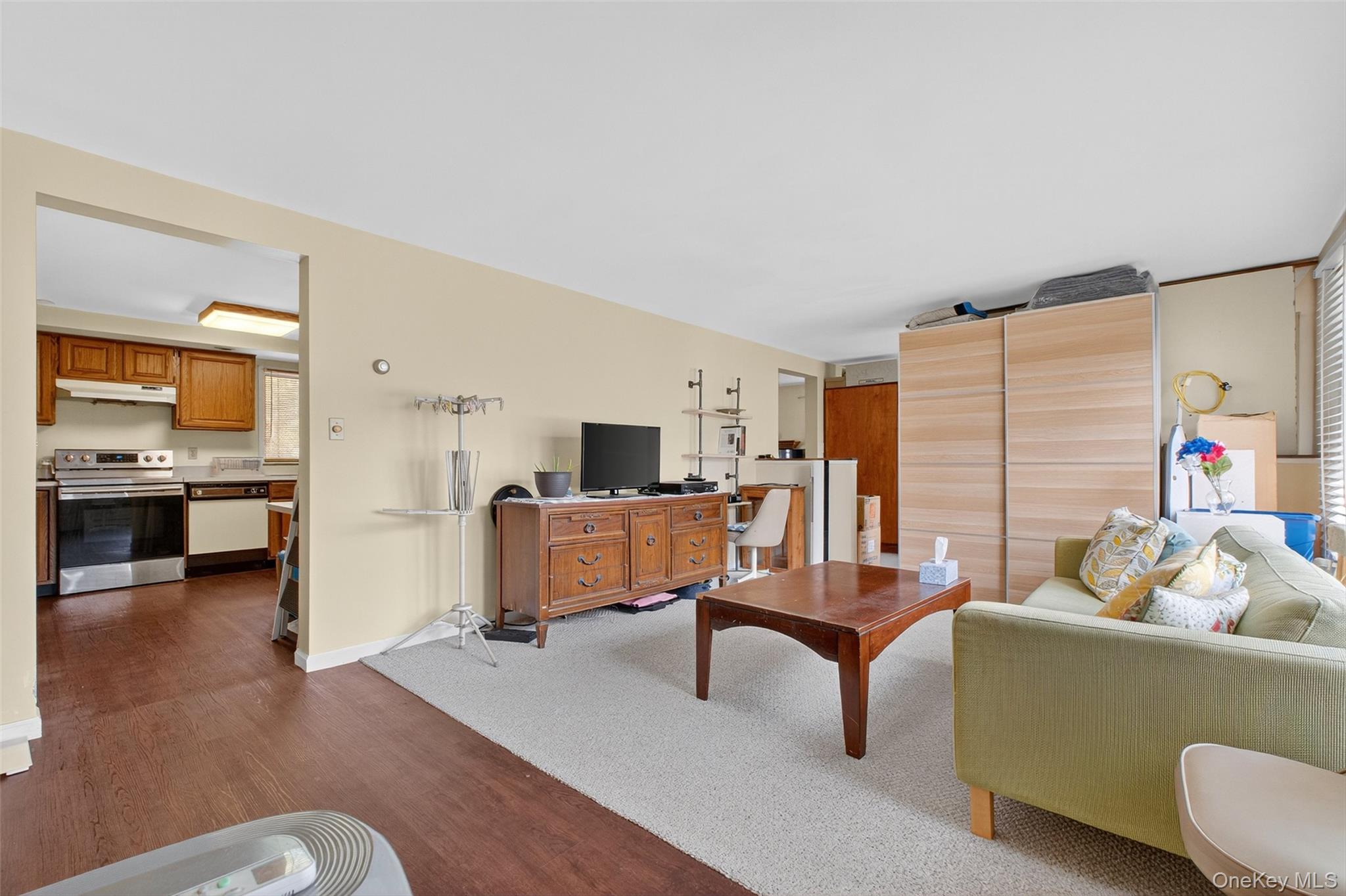 2 Renee Gate Street Property Photo 27