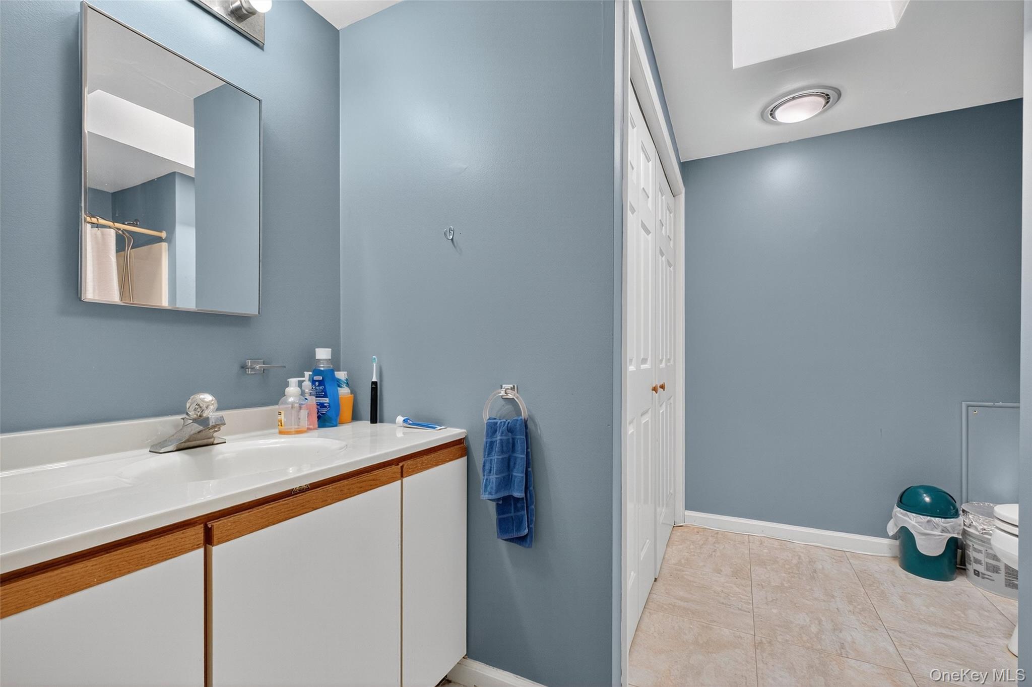 2 Renee Gate Street Property Photo 28