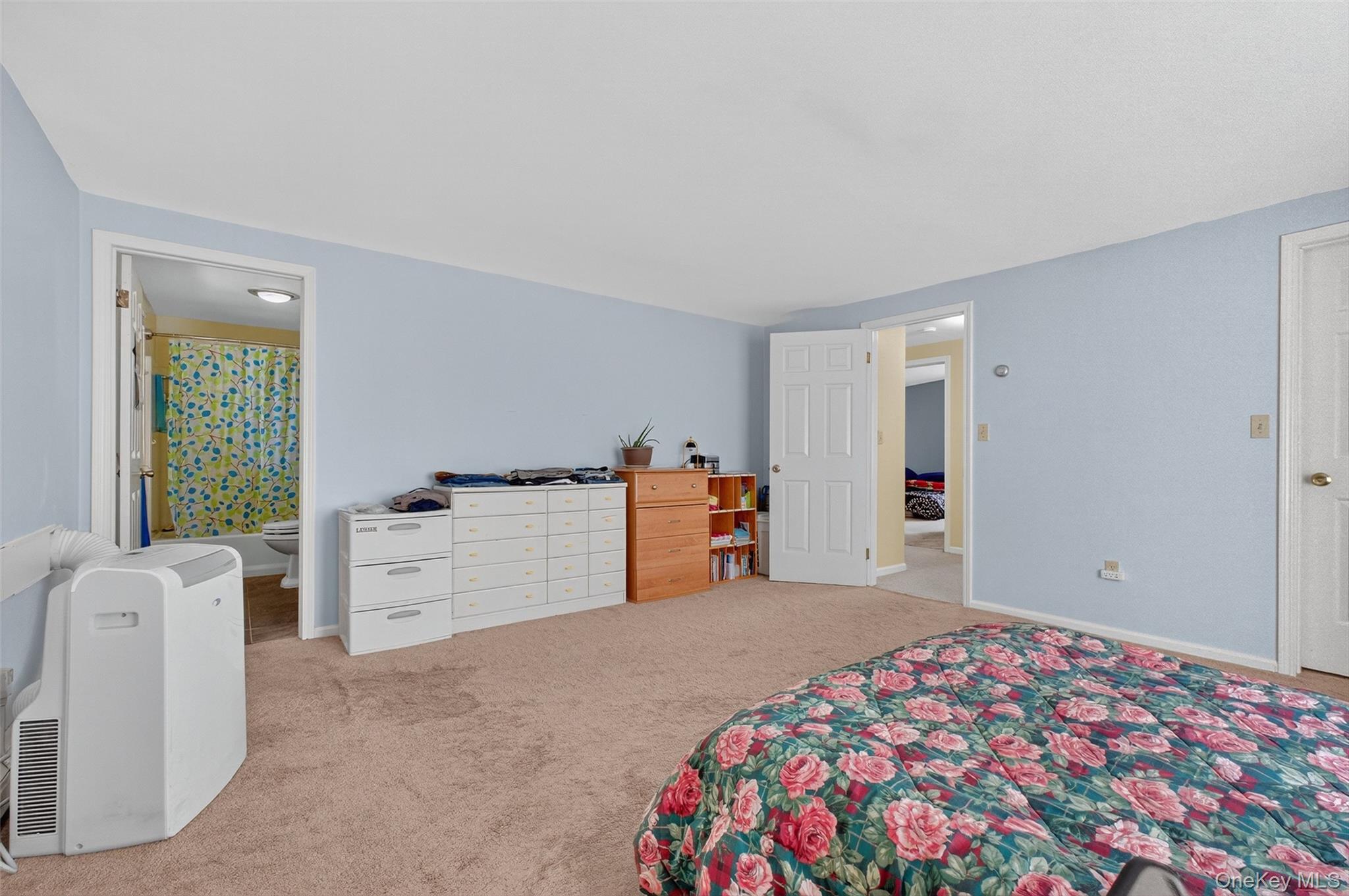 2 Renee Gate Street Property Photo 33