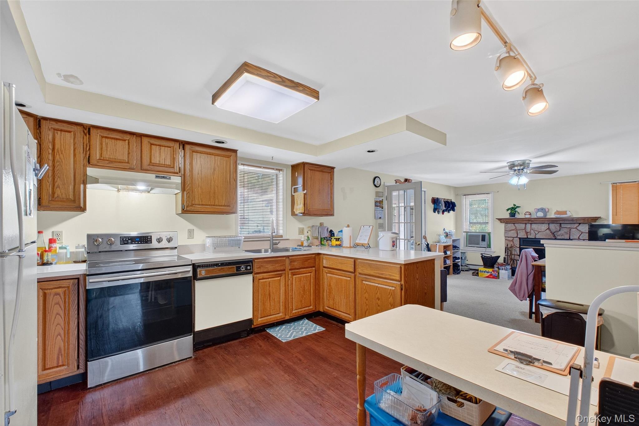 2 Renee Gate Street Property Photo 35