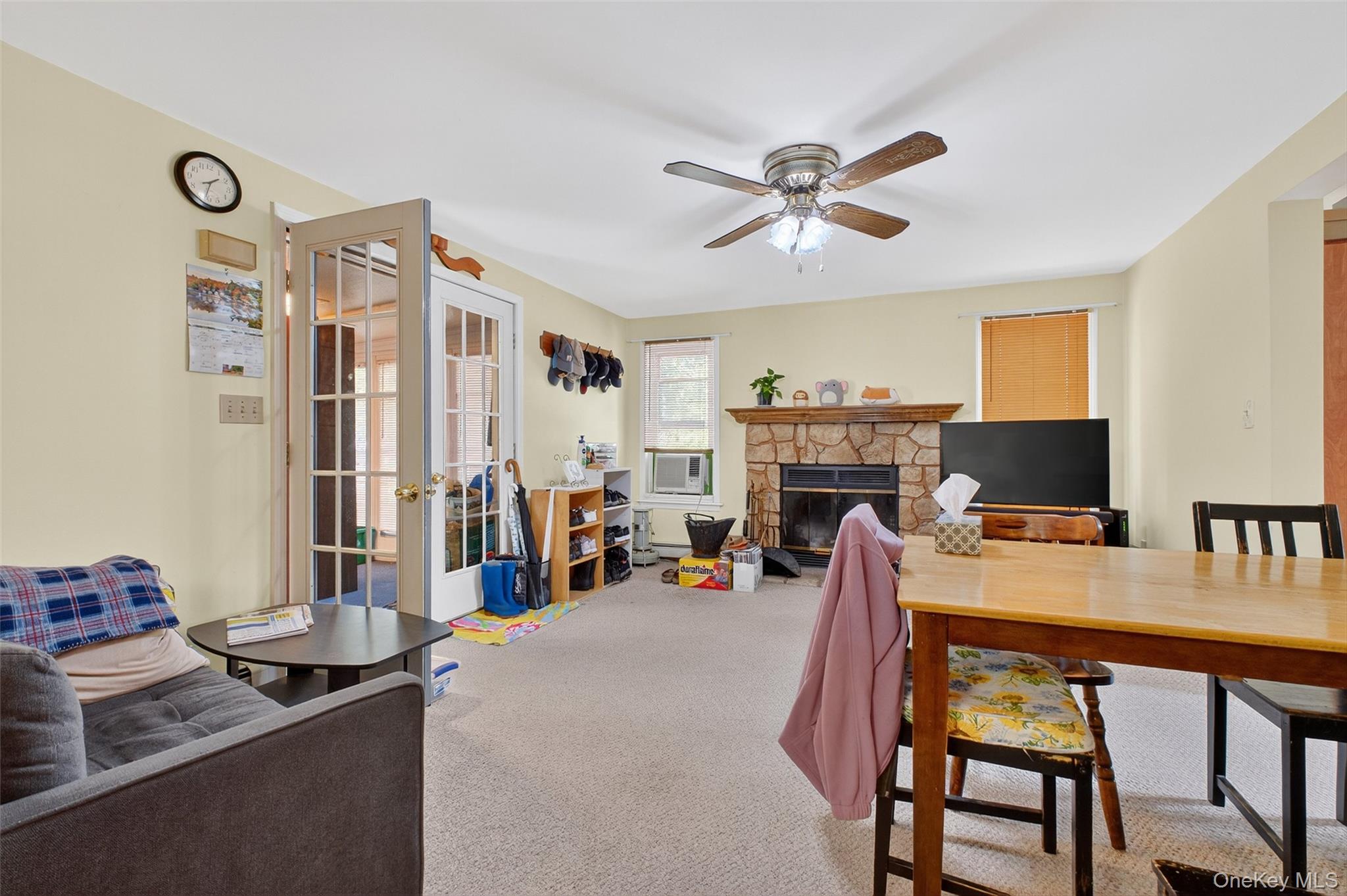 2 Renee Gate Street Property Photo 41