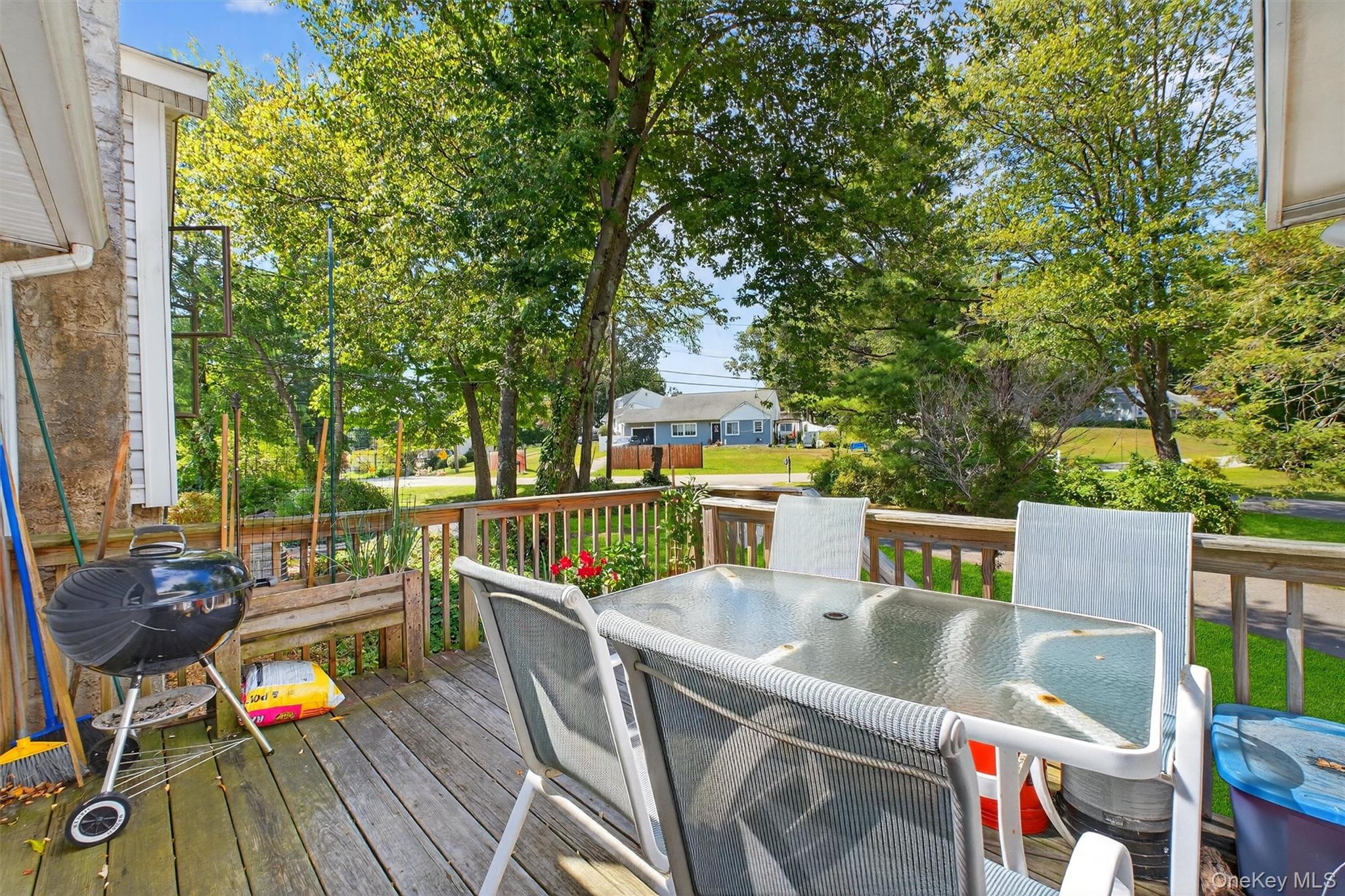 2 Renee Gate Street Property Photo 42