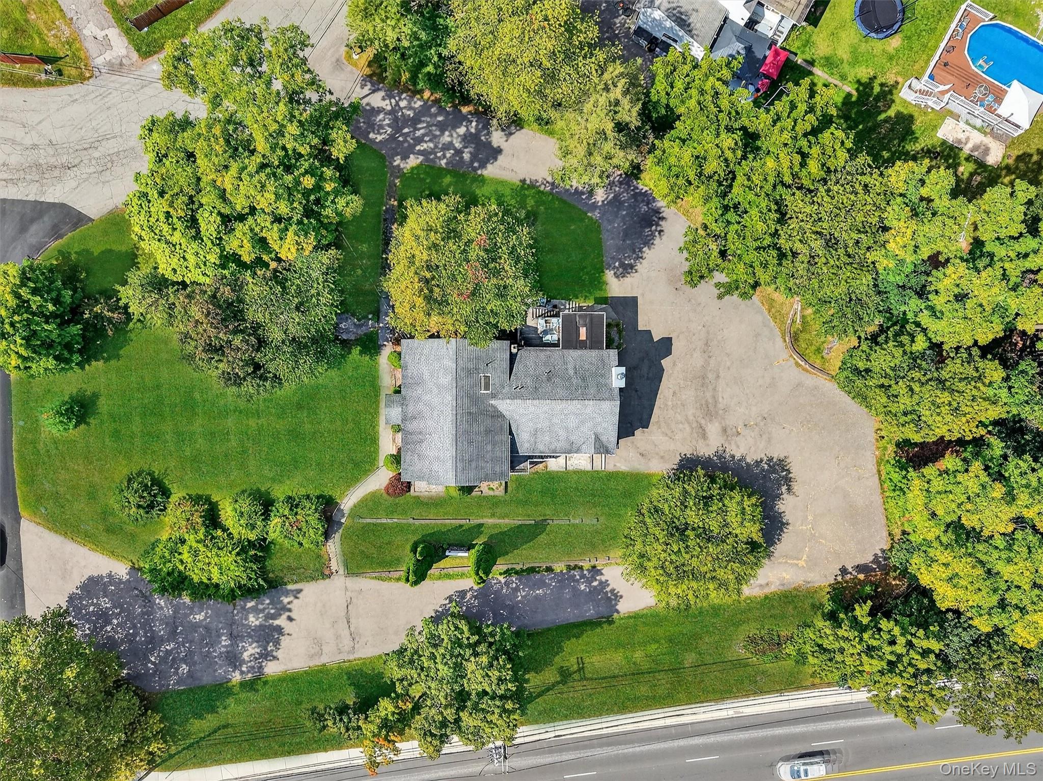 2 Renee Gate Street Property Photo 48