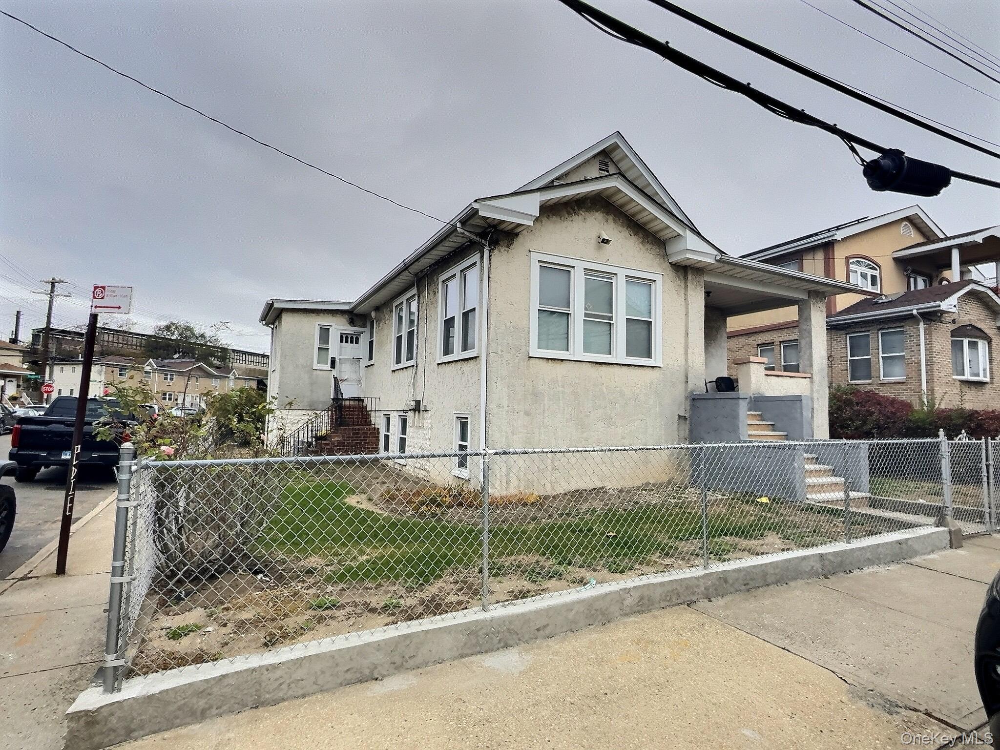 2718 Collier Avenue