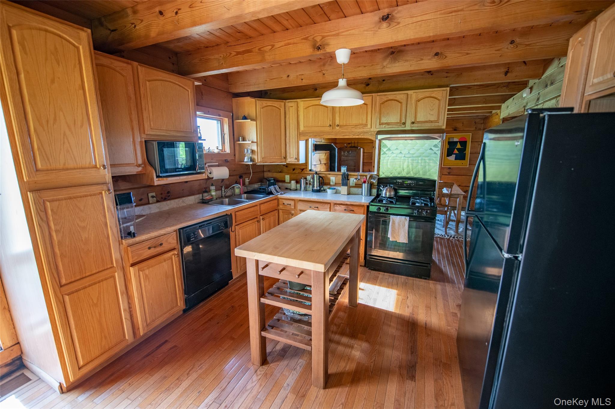 670 Marys Way Property Photo 12