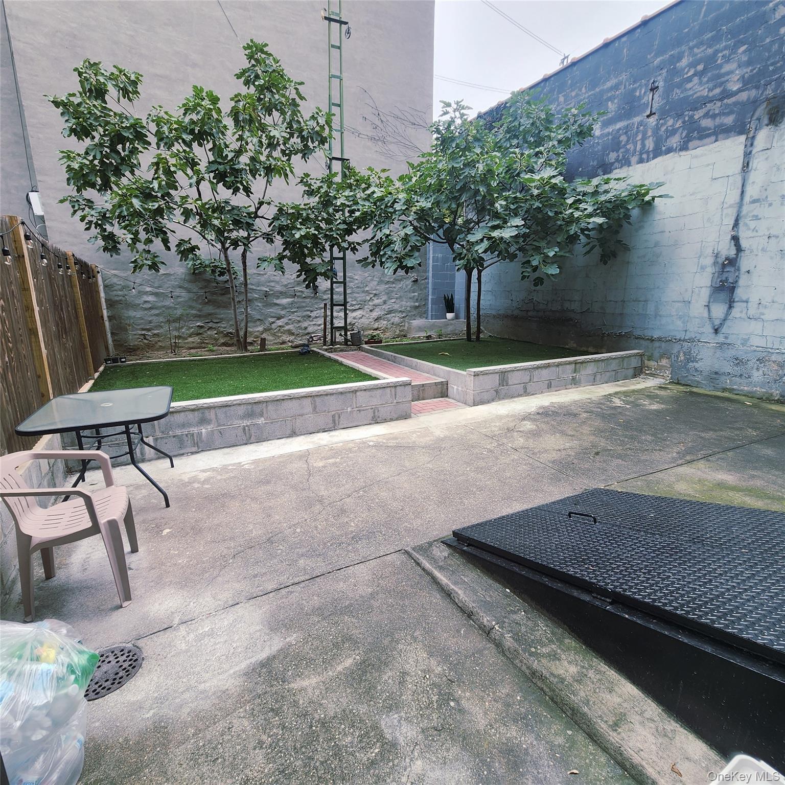 655 Woodward Avenue Property Photo 10