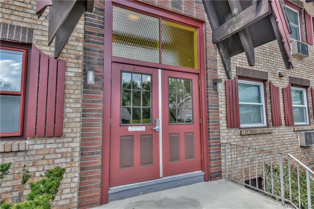 21 Normandy Village Village 2 Property Photo 3