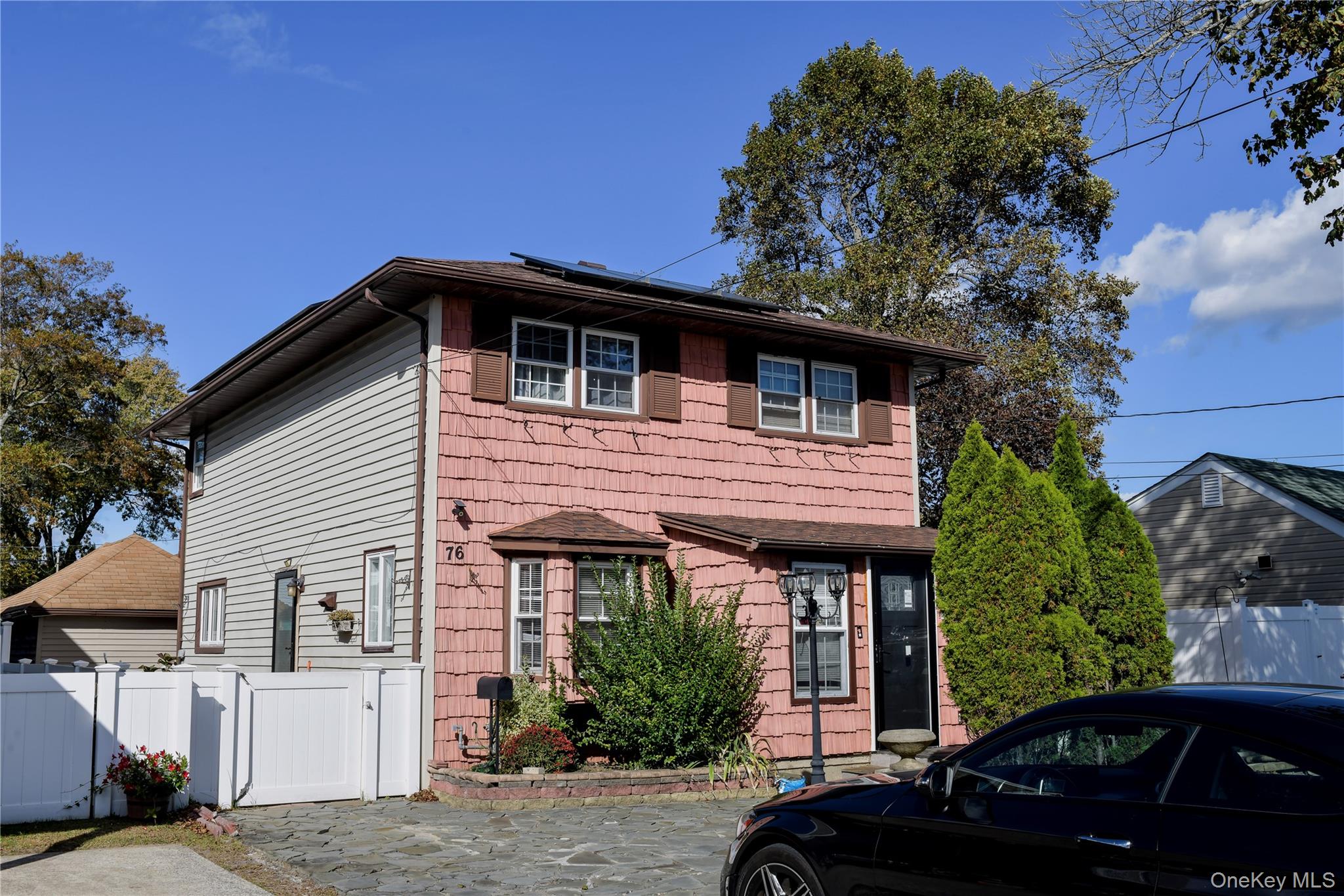 76 E Hollywood Avenue Property Photo 2