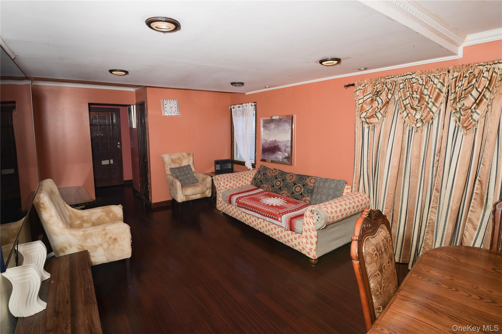 76 E Hollywood Avenue Property Photo 3