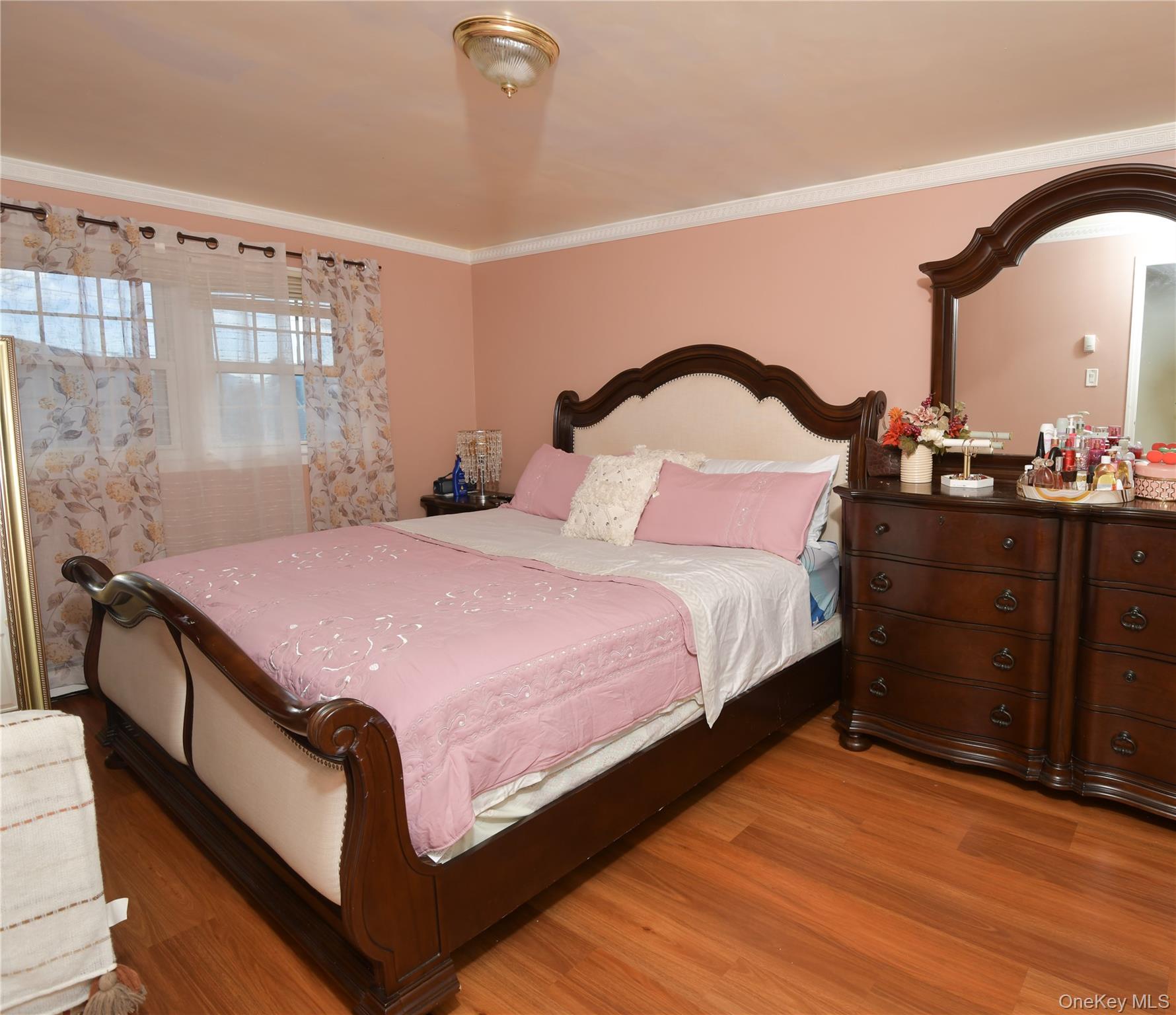 76 E Hollywood Avenue Property Photo 7