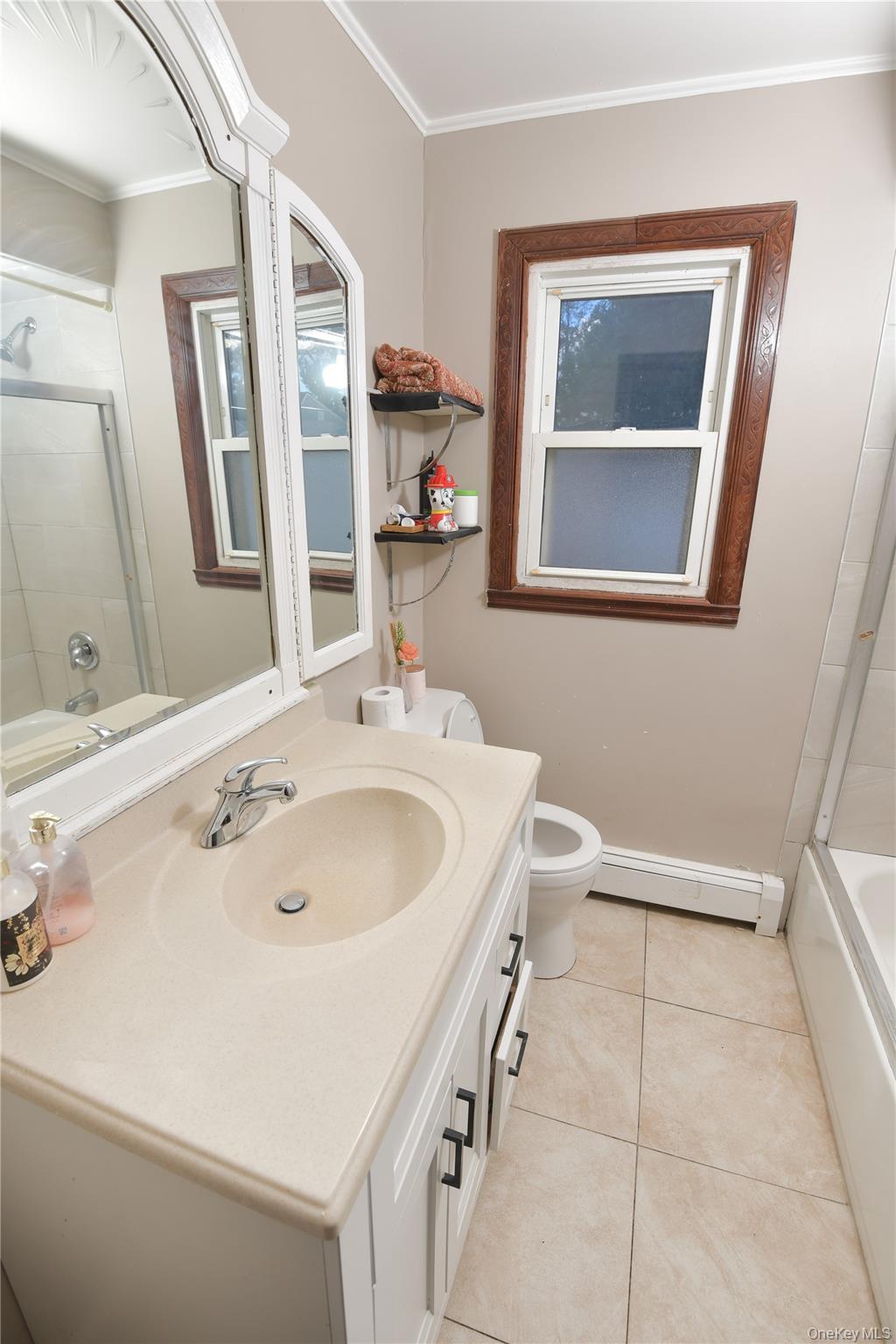 76 E Hollywood Avenue Property Photo 9