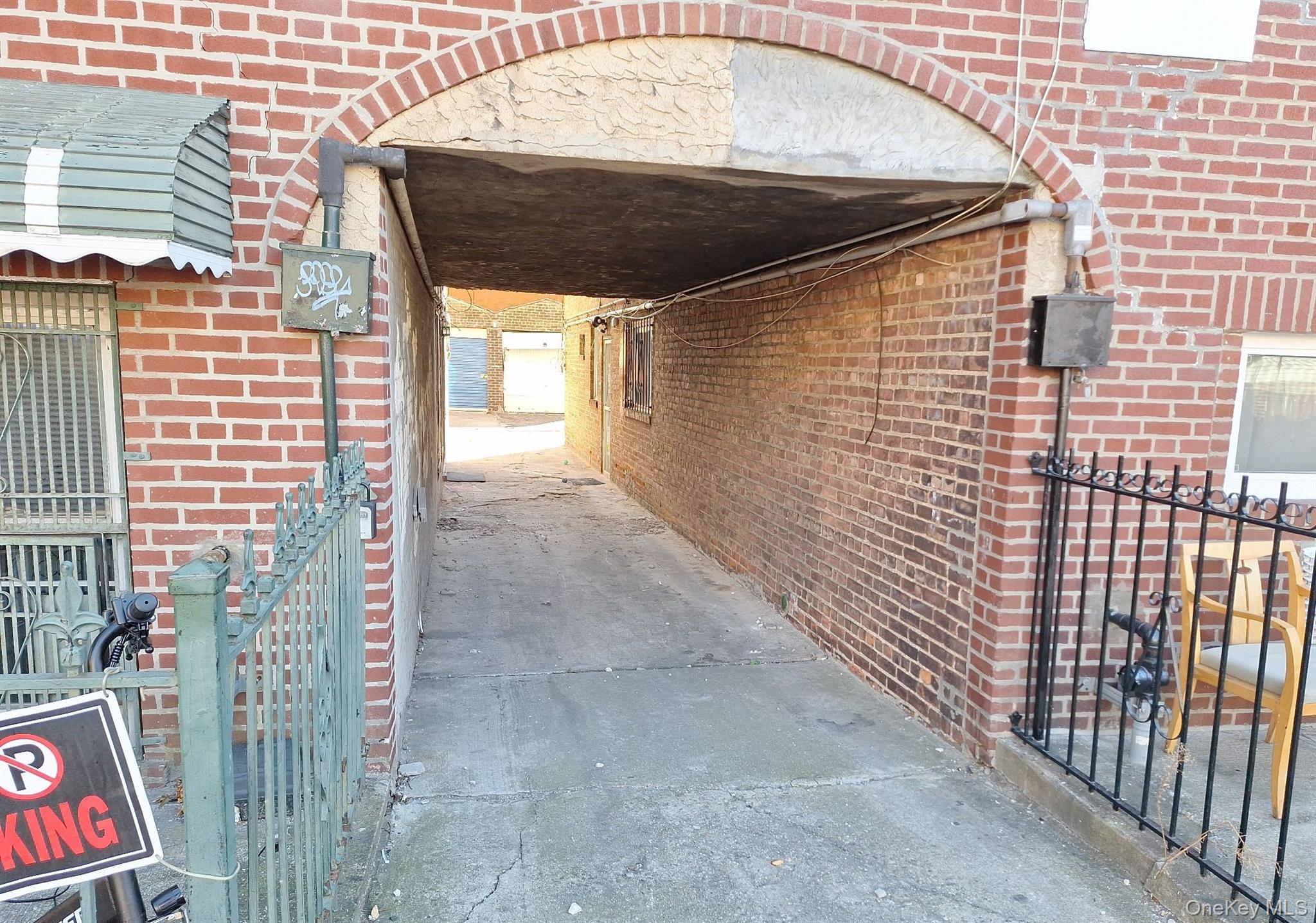 2012 Benedict Avenue Property Photo 3