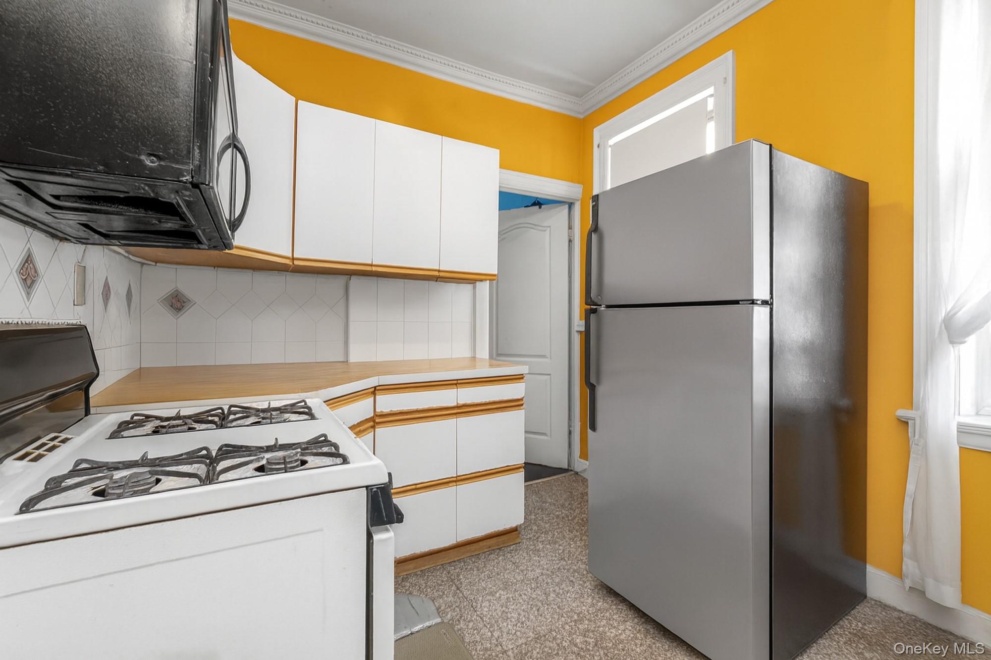 91-10 34th Avenue 6k Property Photo 6