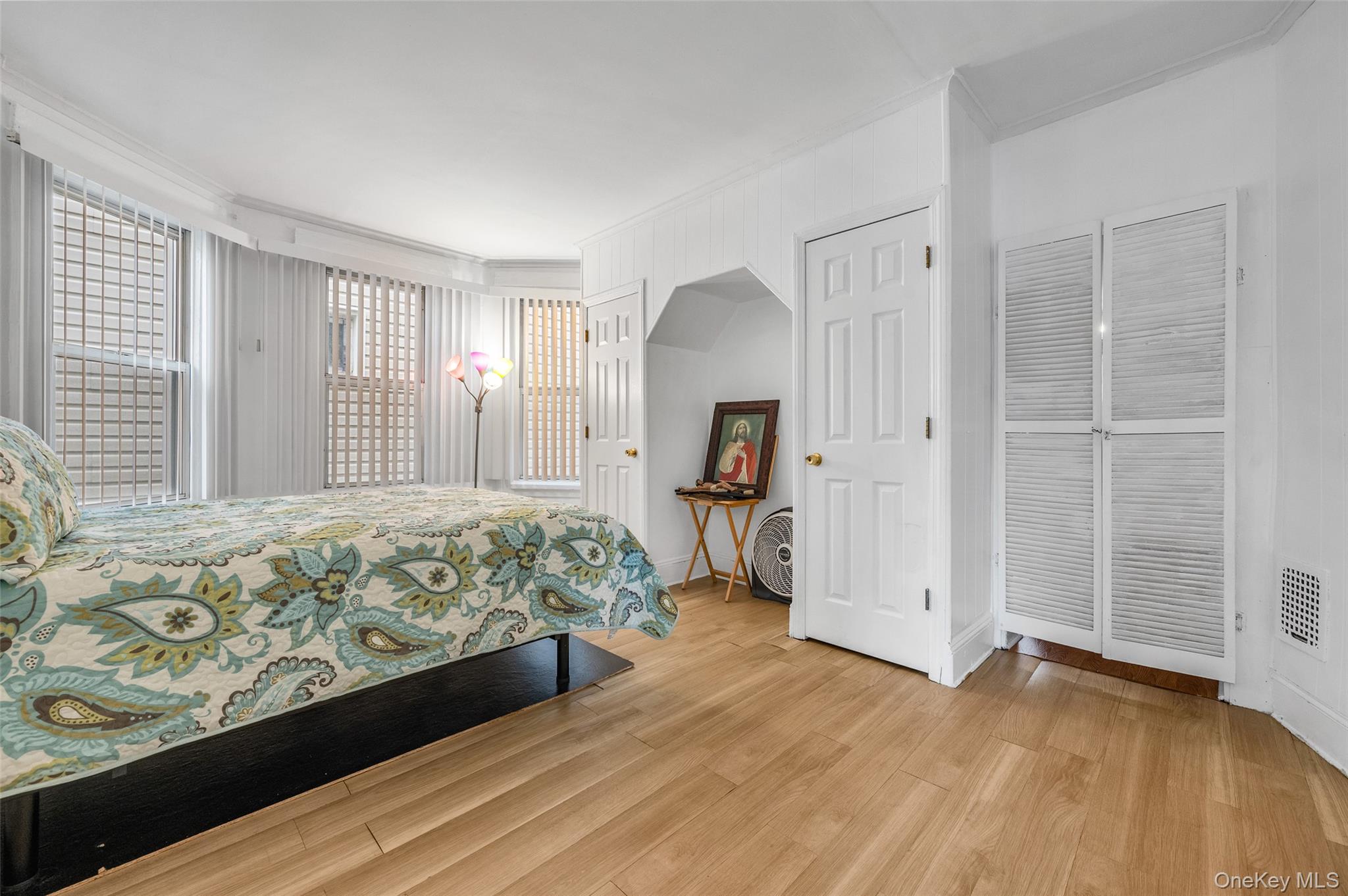10715 Lefferts Boulevard Property Photo 3
