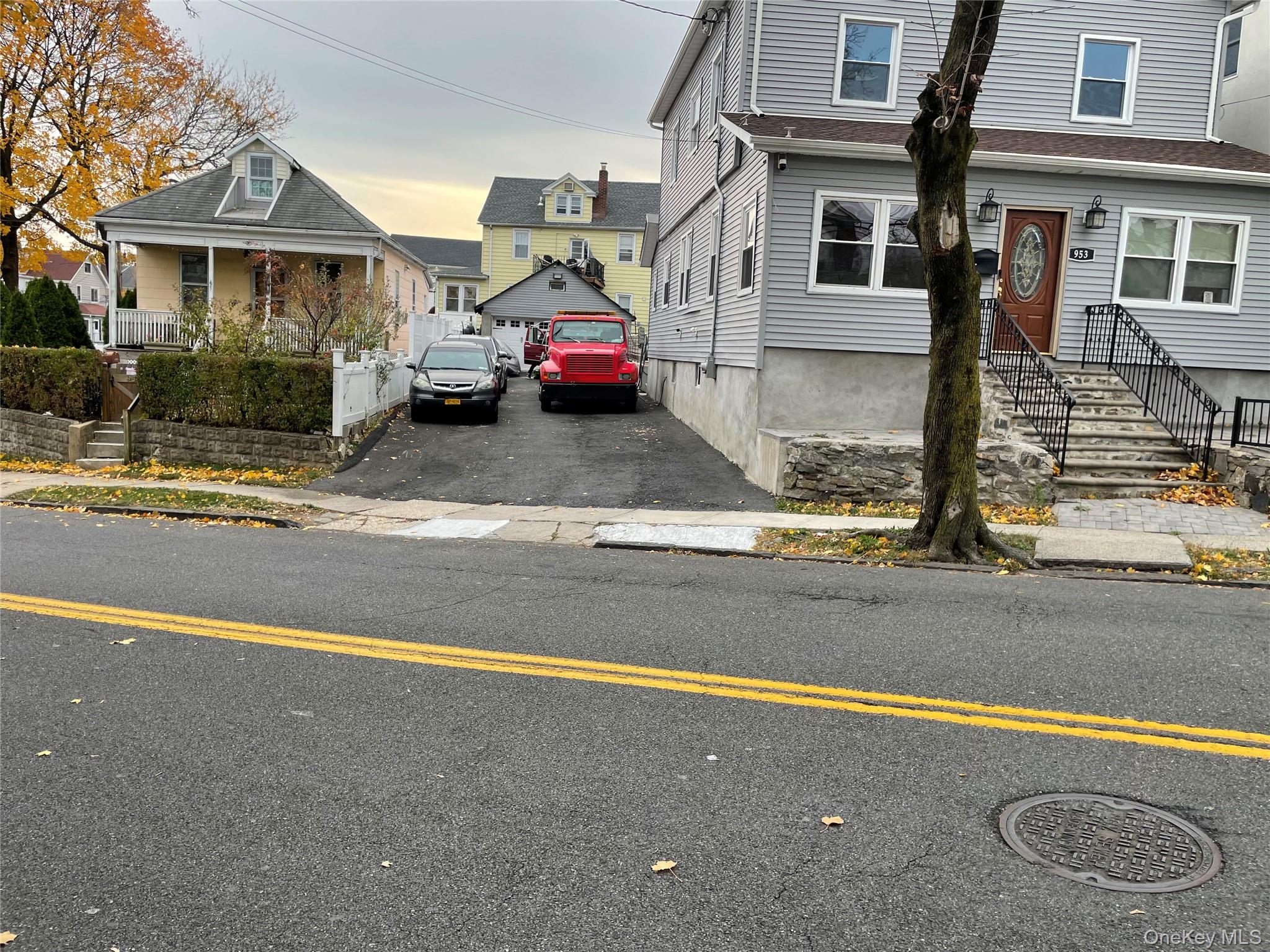 953 Mile Square Road Property Photo 3
