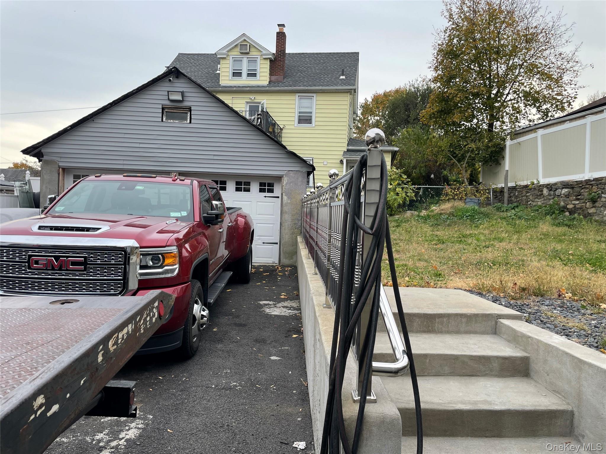 953 Mile Square Road Property Photo 17