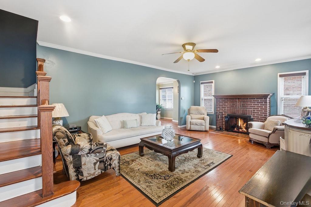 160-36 99th Street Property Photo 4
