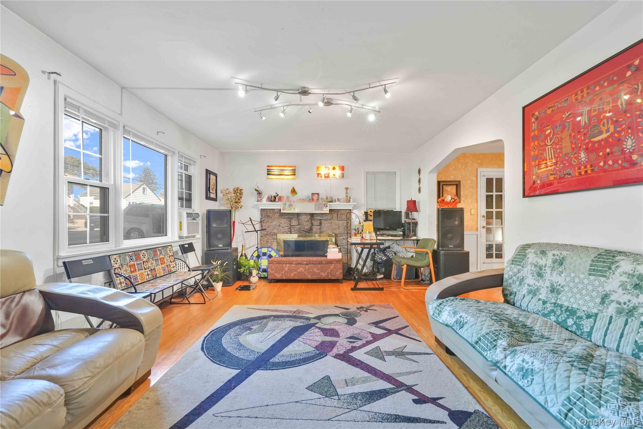 303 Nassau Boulevard Property Photo 4