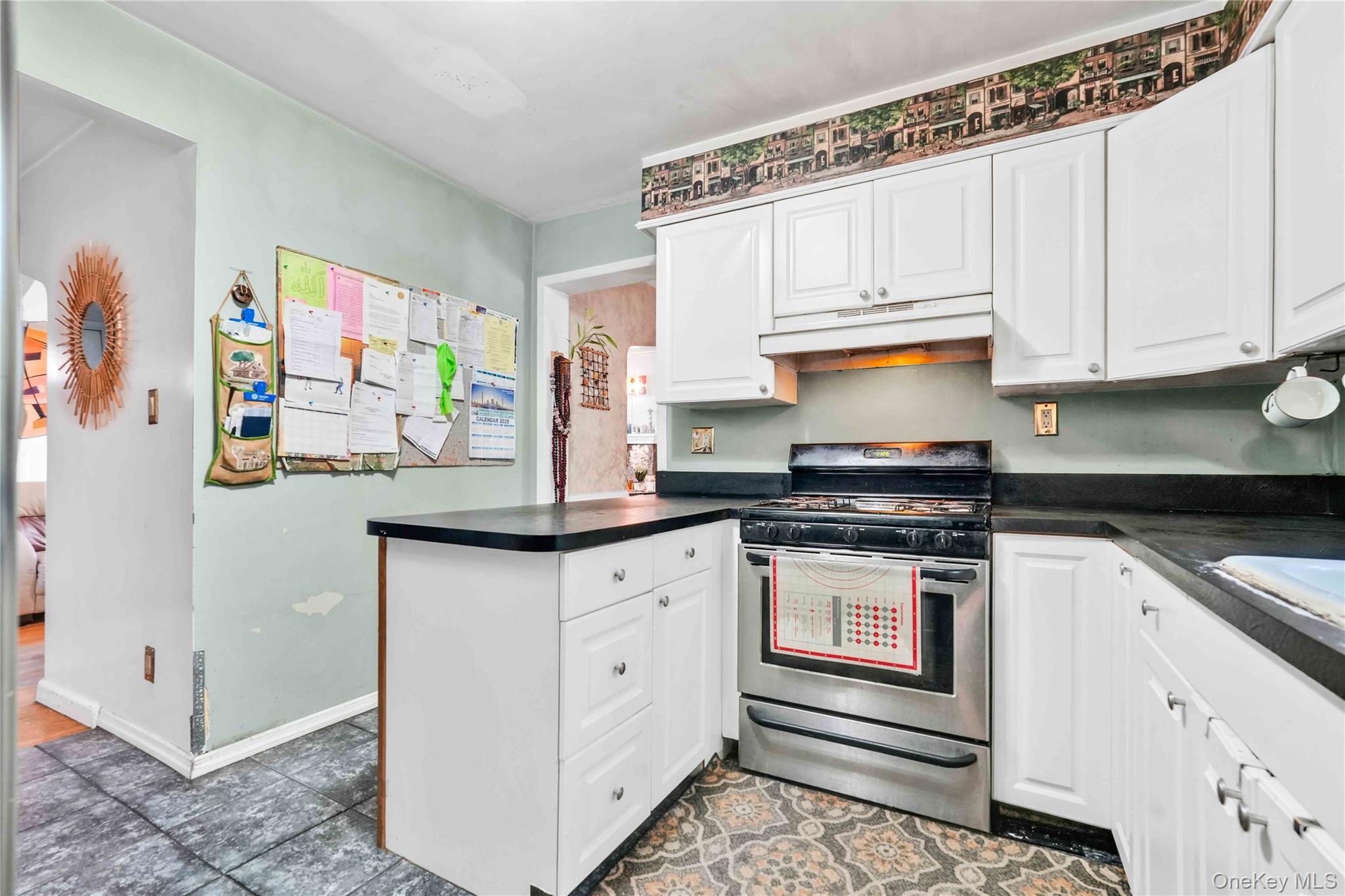 303 Nassau Boulevard Property Photo 10