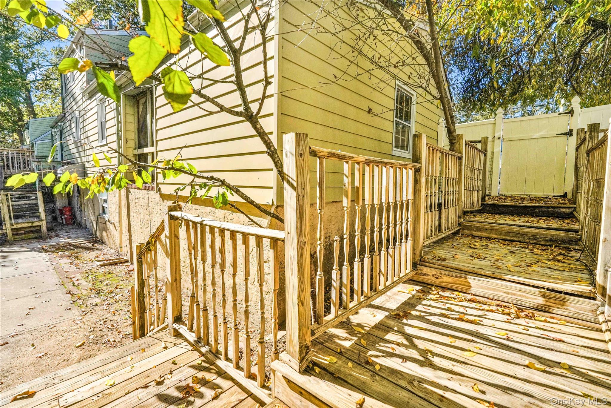 303 Nassau Boulevard Property Photo 14
