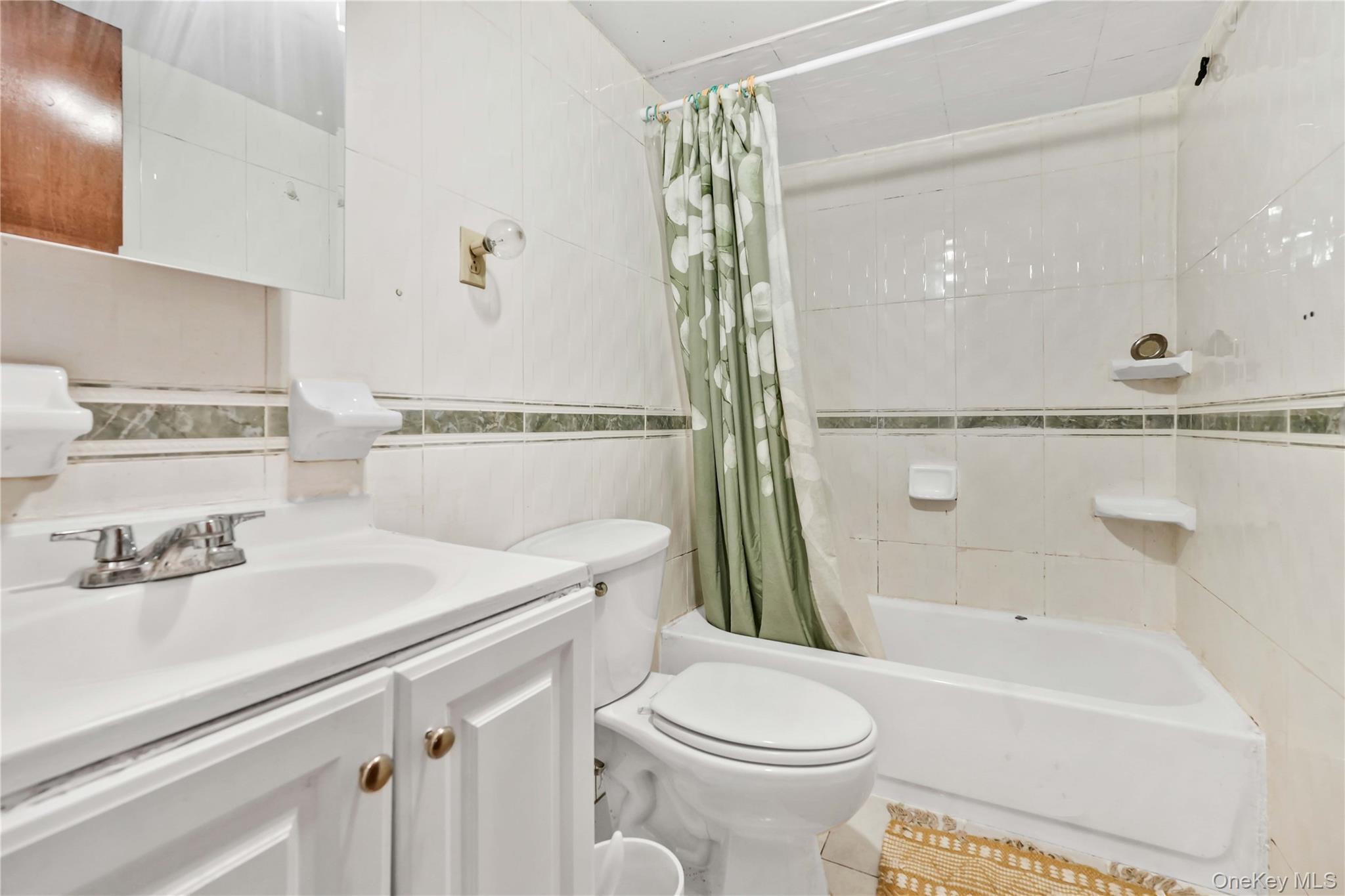 303 Nassau Boulevard Property Photo 23