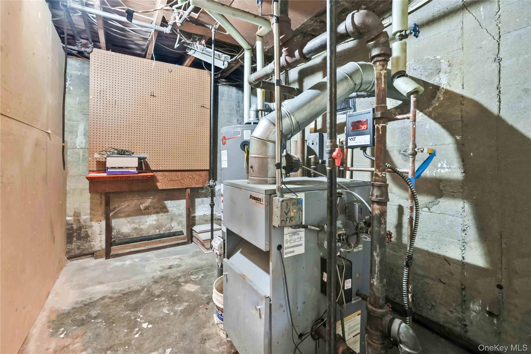 303 Nassau Boulevard Property Photo 24