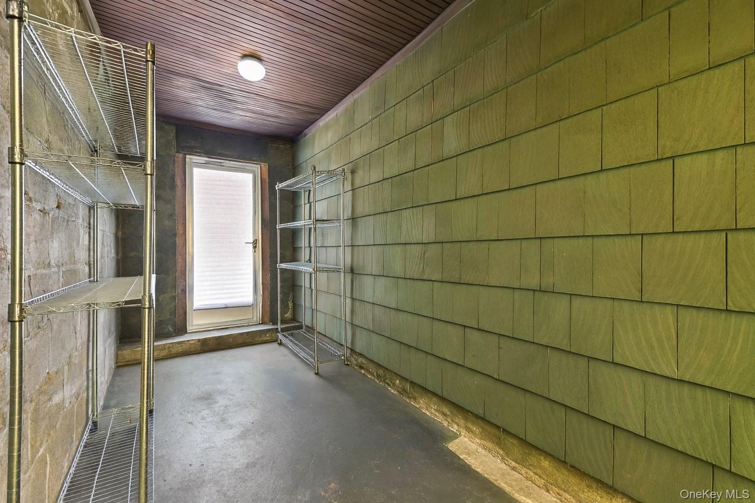 303 Nassau Boulevard Property Photo 25
