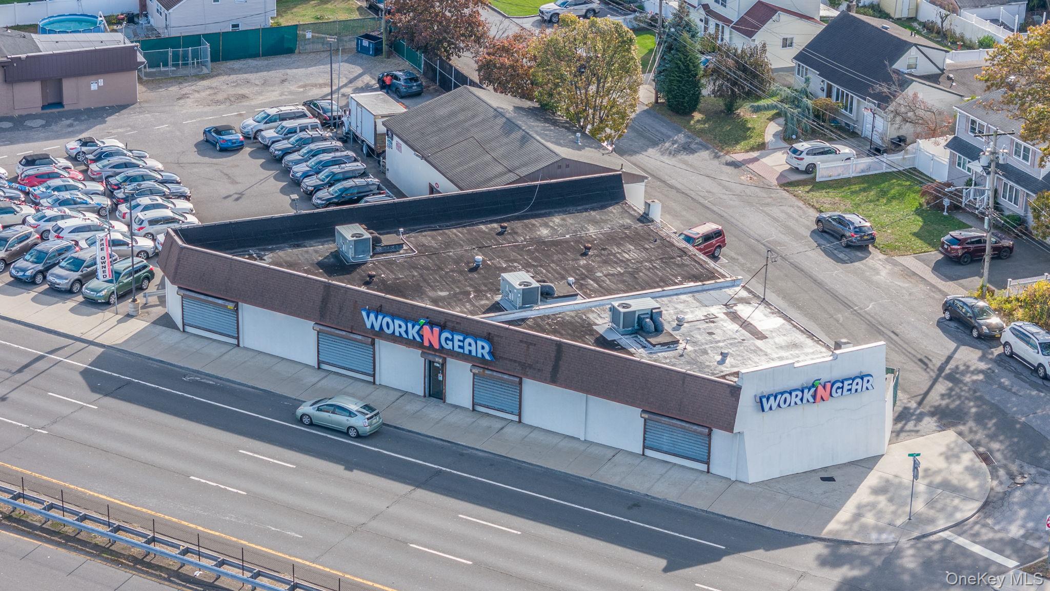 150 W Sunrise Highway Property Photo 2