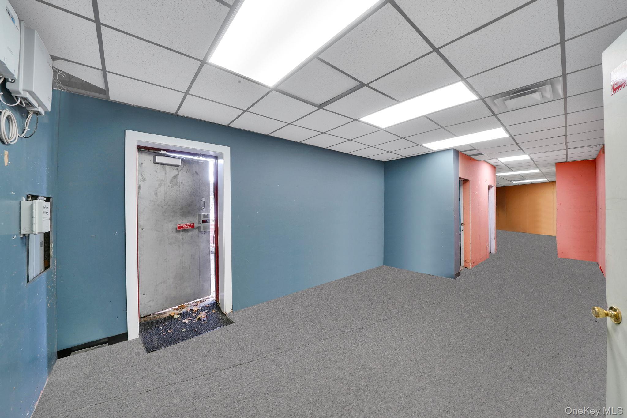 150 W Sunrise Highway Property Photo 13