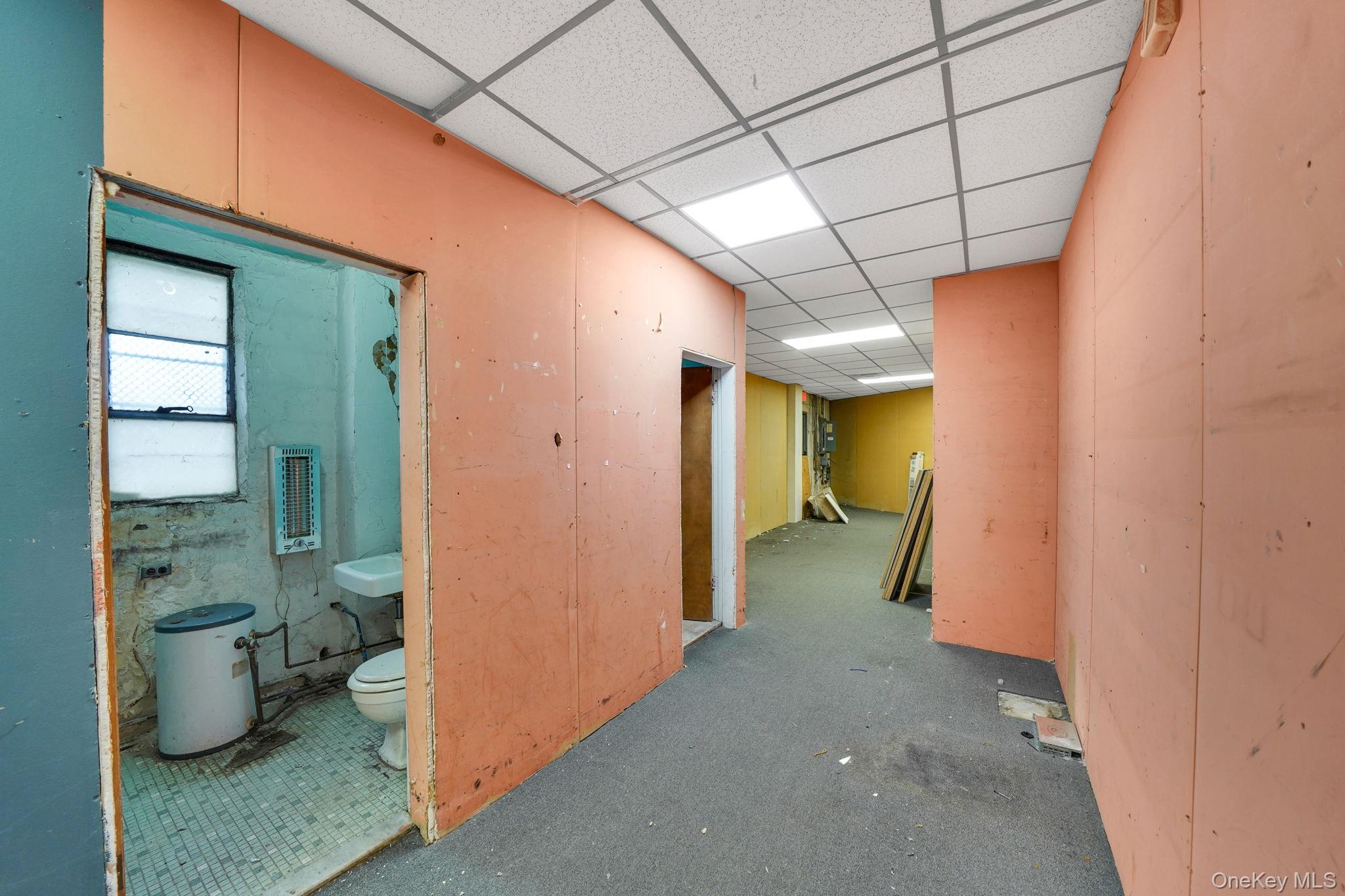 150 W Sunrise Highway Property Photo 17