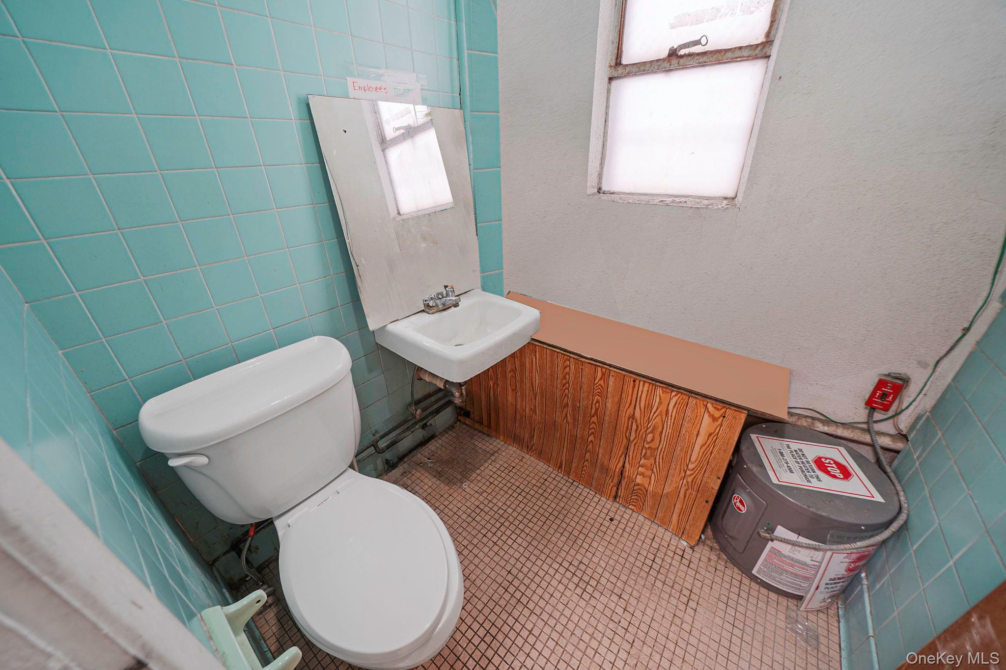 150 W Sunrise Highway Property Photo 19