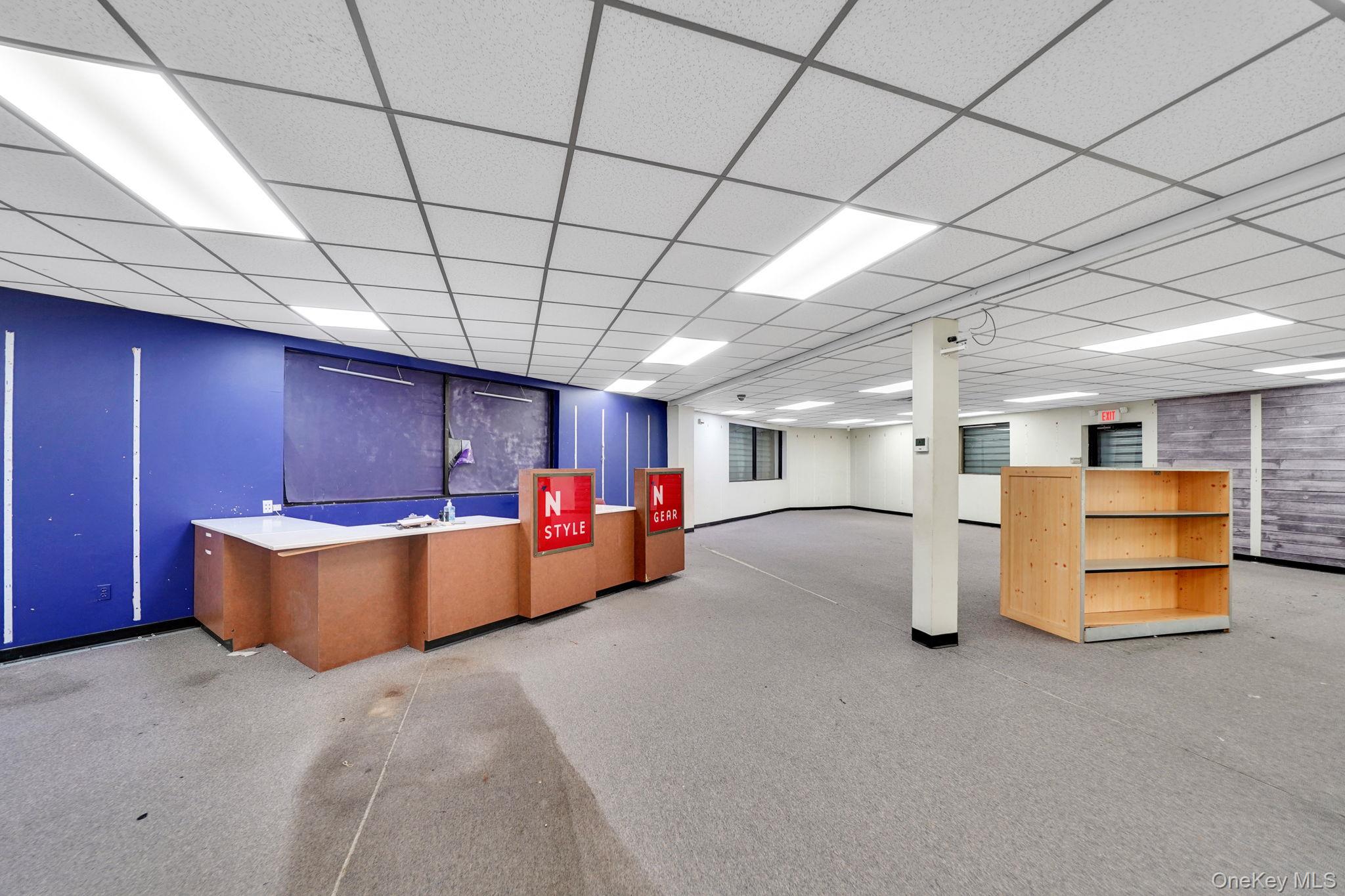 150 W Sunrise Highway Property Photo 25