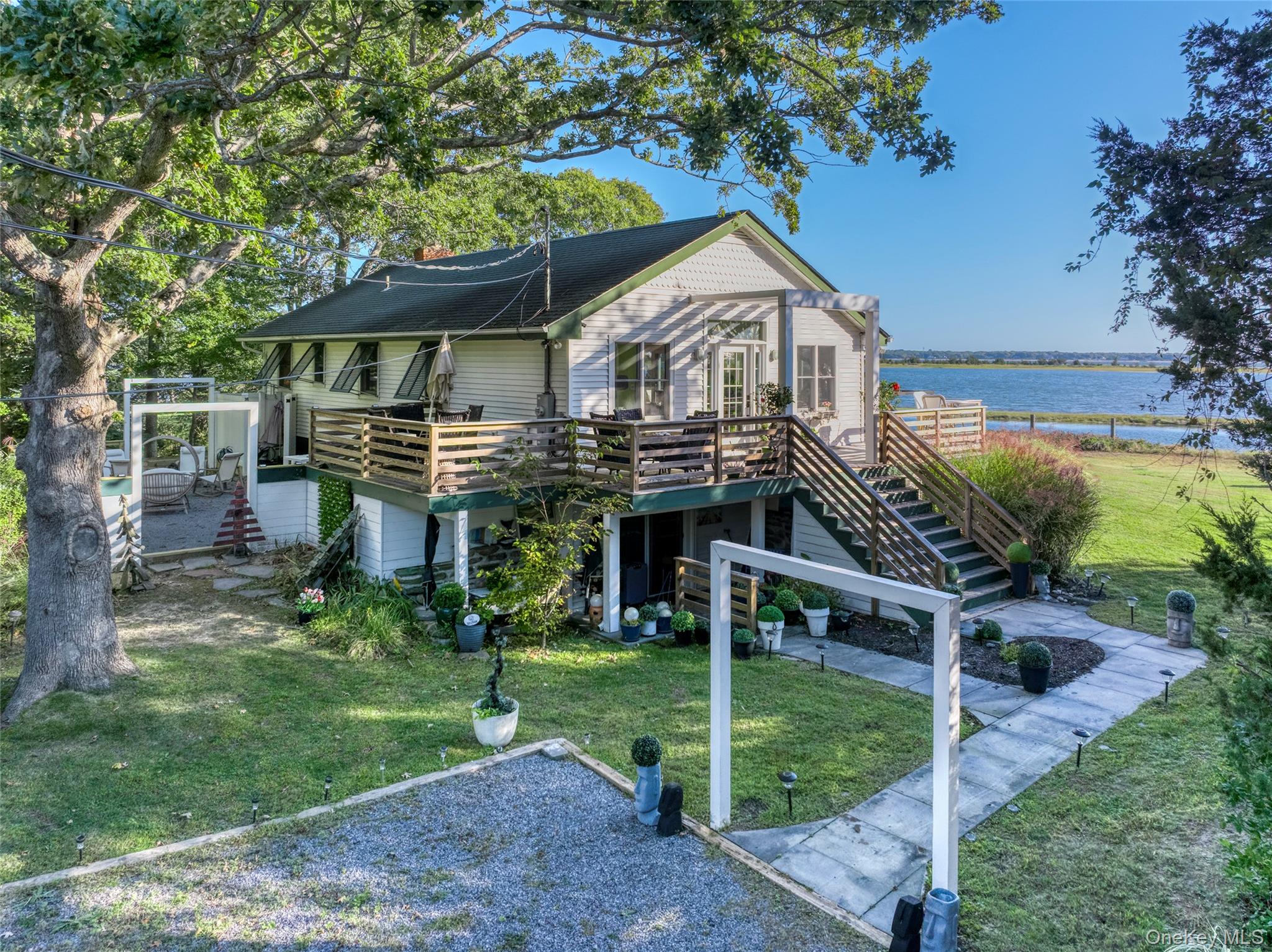 1455 Cedar Point Drive Property Photo 4